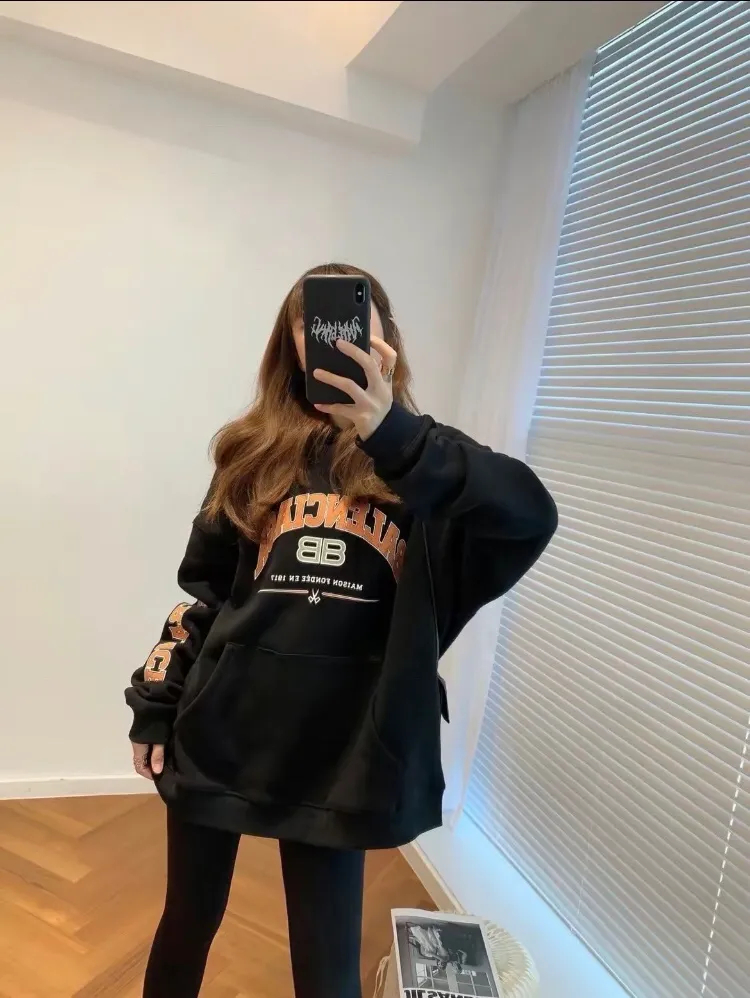 ♻️💯Reference model picture for the upper body❤️The top version of BALENCIAGA, a house built in 1917 with cracks, cracks, holes, and hollowed out male and female couples star hoodies and sweatshirts. The latest season of Paris still uses the basic creation logo of 1917 + scissors elements to improve the public's impression of Paris's long-standing brand and re-understand it. The printing still uses the crackle pattern process and the basic glue is used as the base. Prints pull evenly. It adopts the horizontal cracking method, the texture is clear and uniform, it will not fall off easily, and there is no pressure in backwashing and drying. Laser piercing is used to pierce the body, and the piercing effect is obvious. And there will be no wrinkles or deformation at the holes. The neckline is manually frayed, which is very costly and time-consuming. Excellent products, that’s how they come out. The fabric is made of 520g composite crystal fleece fabric, which is full of drape. Package. The hang tags are fully customized and synchronized one to one.  Color: black Size: XS-L (maximum wear: 230 pounds) P:490
