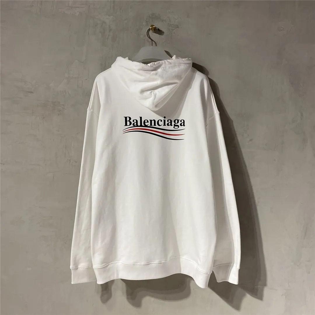 The top tested version of Balenciaga BALENCIAGA classic cola wave print hooded sweatshirt, developed from the original ZP version, 1:1 customized accessories and packaging (including logo Sydney paper + new master mark + washing + tag). The entire sweatshirt is made of 460g pure cotton large terry, and the water-resistant weight can reach 490, giving it a full sense of thickness. The printing uses the Israeli Kornit digital direct-injection process. The dye is added with 0.028 granular nano-plastics. When sprayed on the fabric, it has strong adhesion and is not afraid of strong washing and exposure (it is recommended to take care of the clothes), ensuring that the printing will not fall off after wearing. Customized washing, labeling, accessories, and hardware can reach professional standards. Whole piece of clothing, hat string, threaded fabric, produced in the same vat, 0 color difference, color: white, size: XS-L P:430