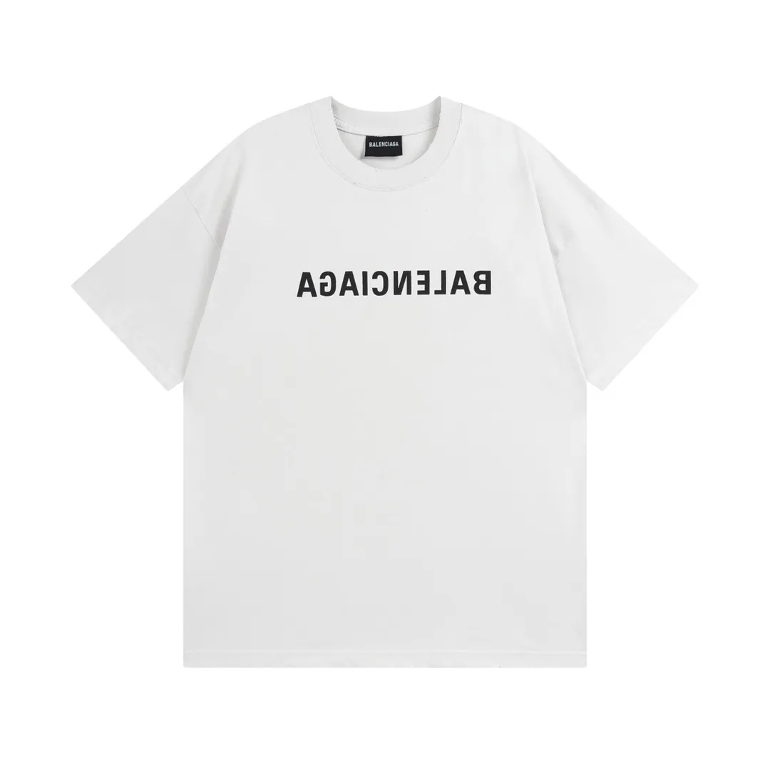 🅿️166 Detailed picture [Top version. Official website quality] BALENCI*GA/Paris BALENCI*GA# 2023 spring and summer new style, positive printed reverse mirror LOGO short-sleeved T-shirt. 2023 spring and summer new product. Brick cabinet synchronization. The fabric is made of Paris ZP custom-woven and dyed 100% cotton double yarn compact cotton. The weight is 260 grams, the cloth surface is clean. The cloth pattern is clear. Soft and comfortable. Good color fastness. Not easy to change color. The threads are woven and dyed with no color difference. The printing uses imported environmentally friendly rubber paddles, precision stencils, fine LOGO letters, clear letters, no burrs, and a three-dimensional effect. Restore brick cabinet. The version adopts OS loose shoulder version. Same style for men and women. Code: BL223081 Color: black, light gray, red. Size: XS to L