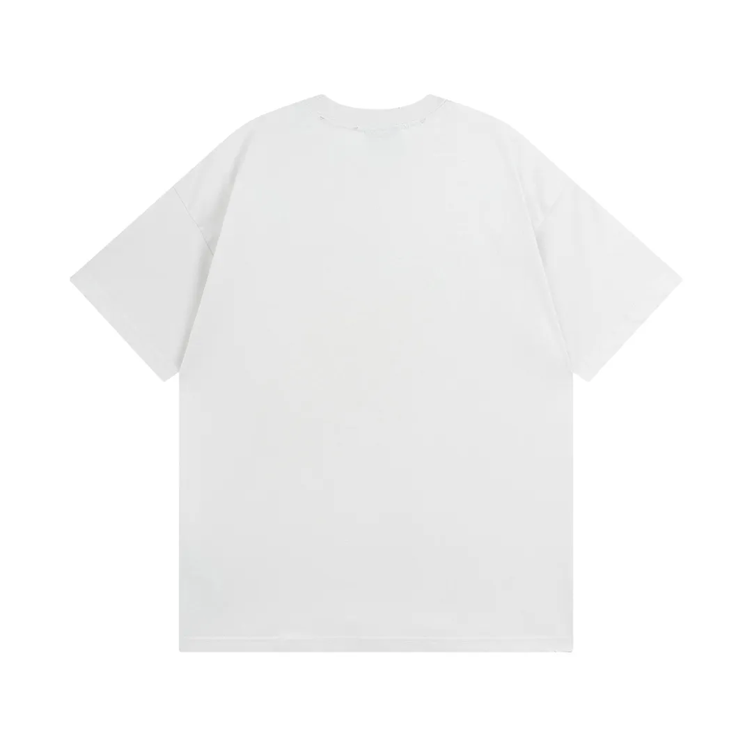🅿️166 Detailed picture [Top version. Official website quality] BALENCI*GA/Paris BALENCI*GA# 2023 spring and summer new style, positive printed reverse mirror LOGO short-sleeved T-shirt. 2023 spring and summer new product. Brick cabinet synchronization. The fabric is made of Paris ZP custom-woven and dyed 100% cotton double yarn compact cotton. The weight is 260 grams, the cloth surface is clean. The cloth pattern is clear. Soft and comfortable. Good color fastness. Not easy to change color. The threads are woven and dyed with no color difference. The printing uses imported environmentally friendly rubber paddles, precision stencils, fine LOGO letters, clear letters, no burrs, and a three-dimensional effect. Restore brick cabinet. The version adopts OS loose shoulder version. Same style for men and women. Code: BL223081 Color: black, light gray, red. Size: XS to L