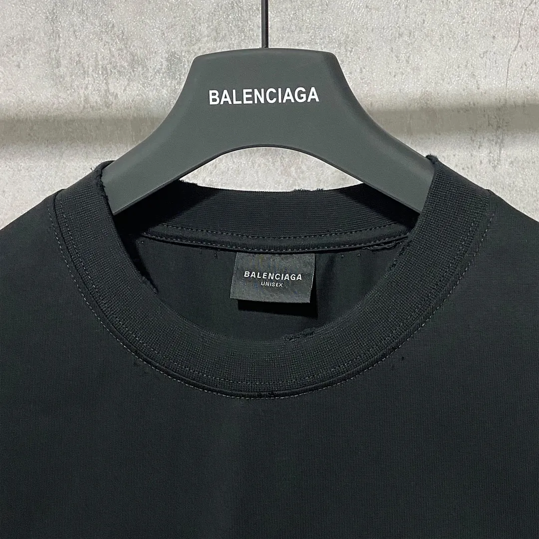 🅿️160 9111# Take pictures Top version [[BALENCIA*GA] Official website quality Paris new music special. Note sheet short-sleeved T-shirt OS version Loose shoulder Unisex style Fabric: 260 grams 100% cotton double yarn Craftsmanship: Front and back printing Garment wash Worn Distressed Shape Solid Color: Black Apricot Size: XS S M L
