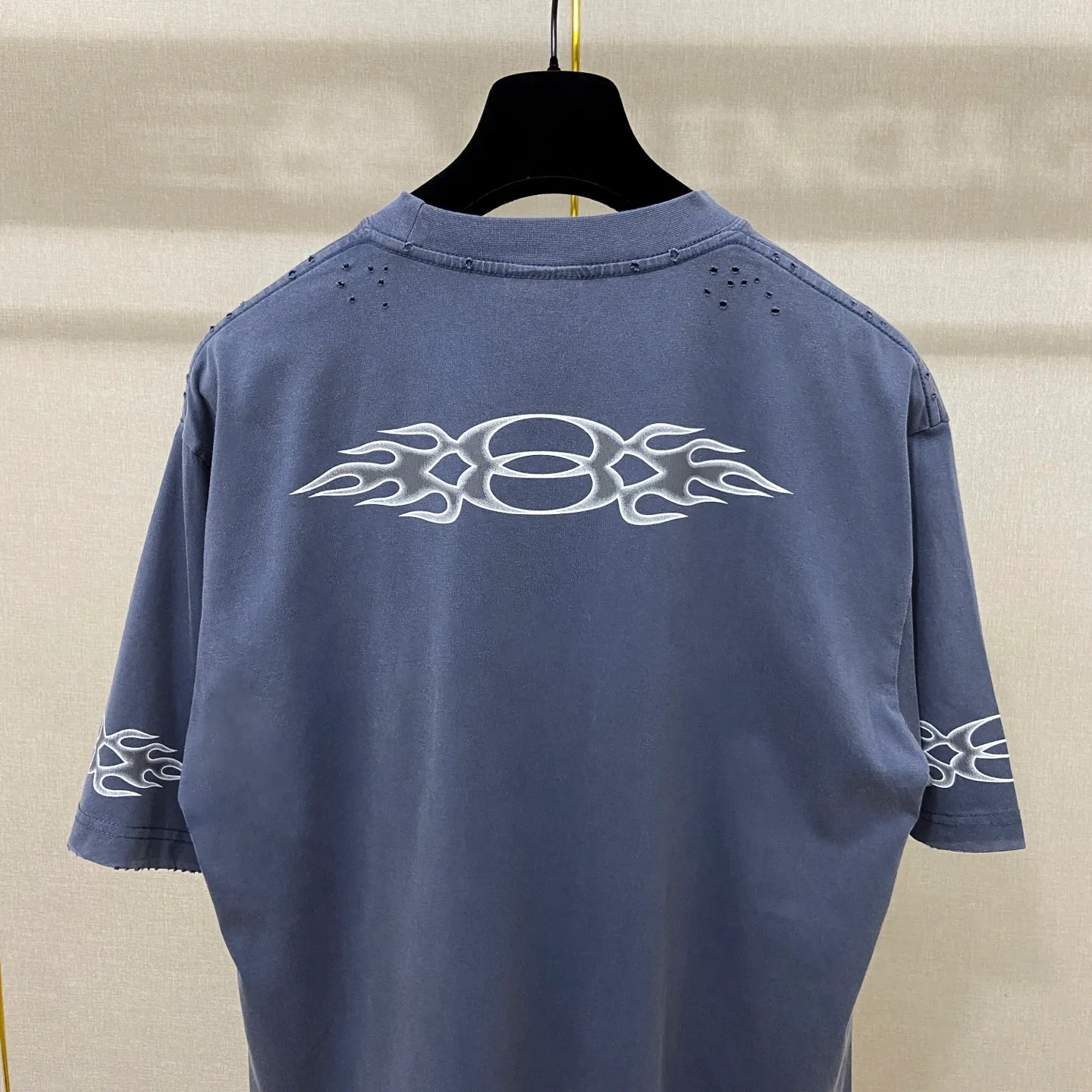 🅿️190 9145# Actual photo top version [[BALENCIA*GA] official website quality Paris new double-ring flame torch direct injection printed washed distressed short-sleeved T-shirt OS version loose dropped shoulders Unisex Fabric: 260 grams 100% cotton double yarn Process: front and rear left and right sleeve printing Garment washed worn distressed fixed color Color: washed black washed blue Size: XS S M L