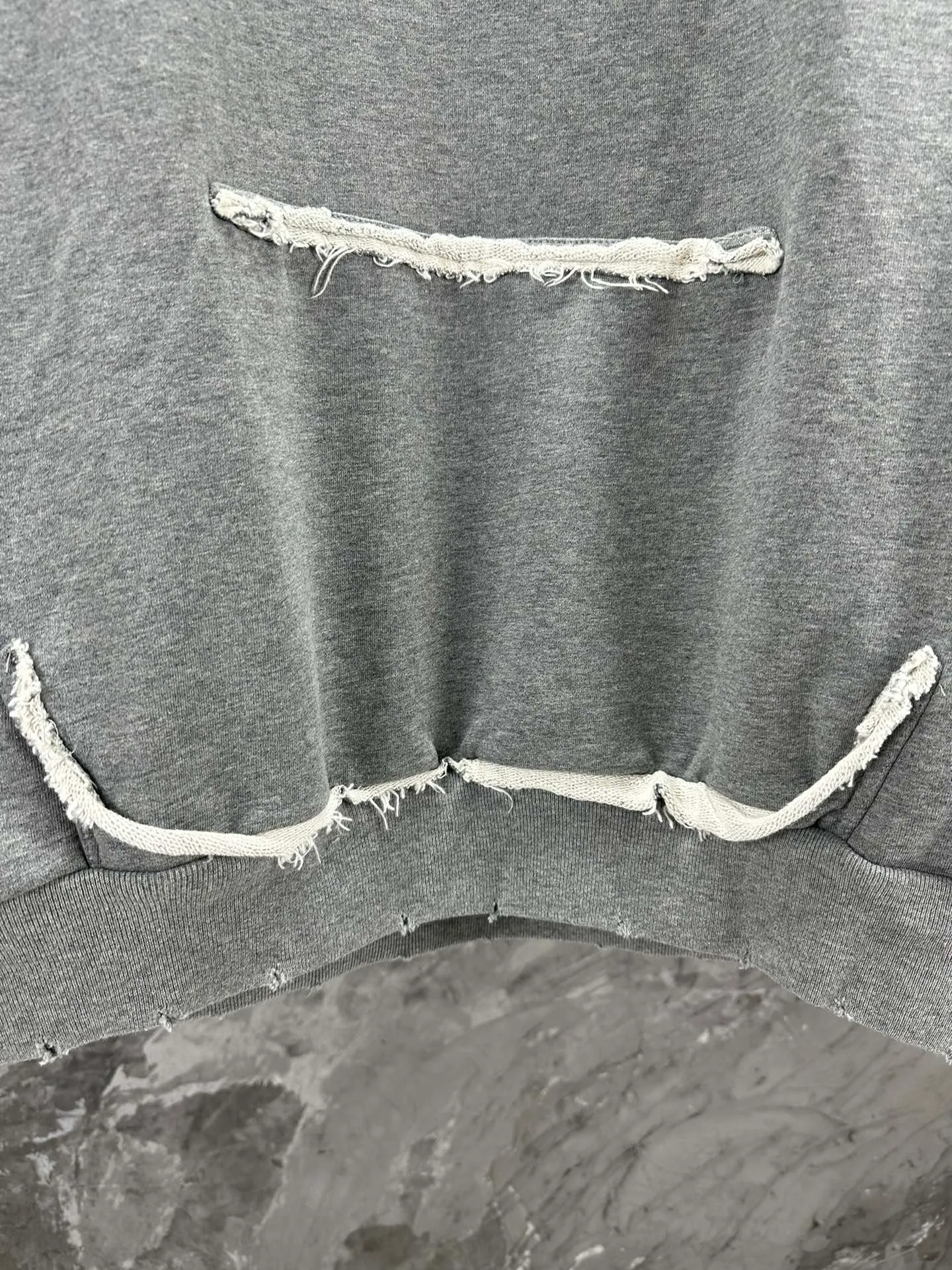 🅿️420 BALENCI*GA 24ss Paris hot-selling tape hooded sweatshirt. The front and back panels are printed with tape direct printing. Many hand-made. The ready-made garments are washed and worn. The cloth surface is clean. The cloth pattern is clear, super heavy work. Soft and comfortable. Exclusively pattern-woven and dyed 450g fabric. The threads are dyed in the same cylinder with zero color difference. Different from the market currency. The version adopts os loose shoulder version. Welcome to compare. Same style for men and women -Color: iron gray blue Paris blue washed black burgundy fluorescent yellow green khaki -SIZE: XS S M L style number 8912#
