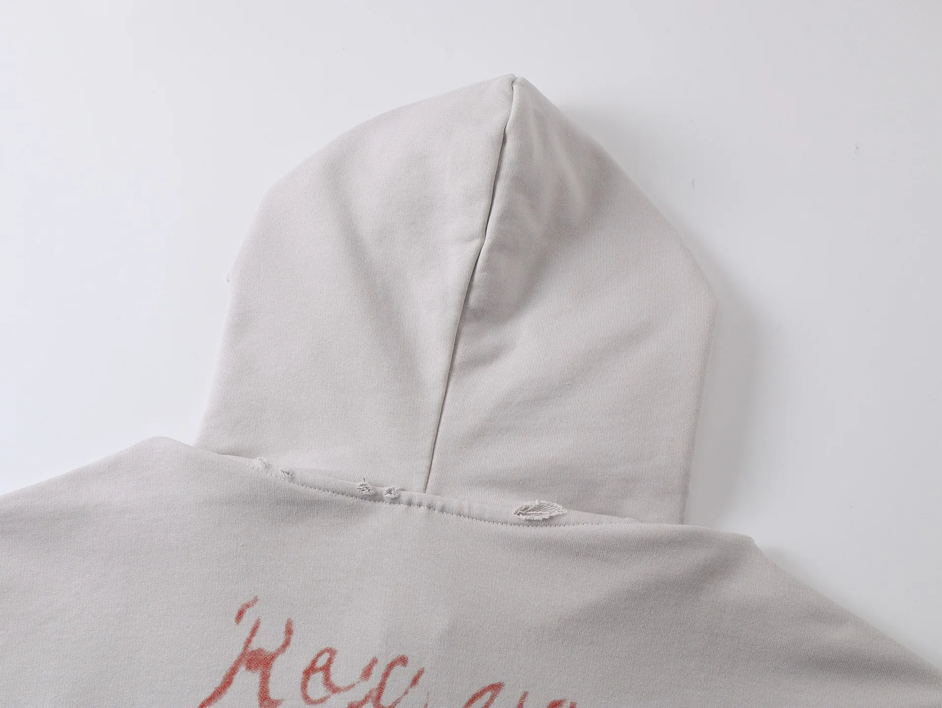 🅿️390 real photos [Top version. Official website quality] BALENCI*GA/Paris.SS25 latest model, Paris Valentine’s Day limited edition. Washed and distressed hooded sweatshirt with direct English print on the front and back. Brick cabinets are synchronized. Genuine products are developed at the first time. Welcome to compare! . The fabric is made of Paris ZP custom-woven and dyed cotton sweatshirt. The weight is 460 grams. The cloth surface is clean. The cloth pattern is clear, soft and comfortable. The threads are dyed with no color difference. The printing uses direct-injection environmentally friendly imported materials. The letters are clear and the effect is three-dimensional. The version adopts OS loose shoulder design. Same style for men and women. Code: BL259929 Color: washed black, gray and white. Size: XS S M L