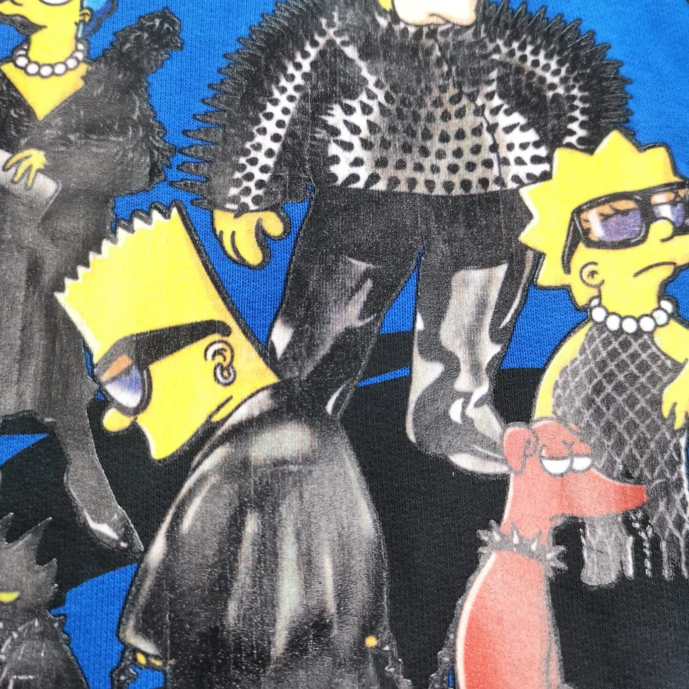 Additional details - Spring and Autumn top-notch proven version of Balenciaga BALENCIAGA The Simpsons cartoon pattern burst pattern pure cotton loose loose hooded sweatshirt for men and women couples. The process uses Kangli printing cracking effect. The front panel printing glue bursting effect uses imported transparent slurry to scrape the bottom to make the printing bursting feel uniform. (PS: If this process is missing, the printing will easily fall off in large areas after cracking.) The embroidery at the hem uses a Tajima embroidery machine imported from Japan, which makes the size and spacing of the letters even, and the hollows of the letters will not be filled. Precise craftsmanship, full of details. The fabric is made of 520g crystal composite fleece cotton, brand new, washed, and labeled. Genuine products are consistent and synchronized, and coded authentic products are consistent and synchronized. Top tested version, accurate and flawless.  Color: White Blue Black Size: XS-L P:520