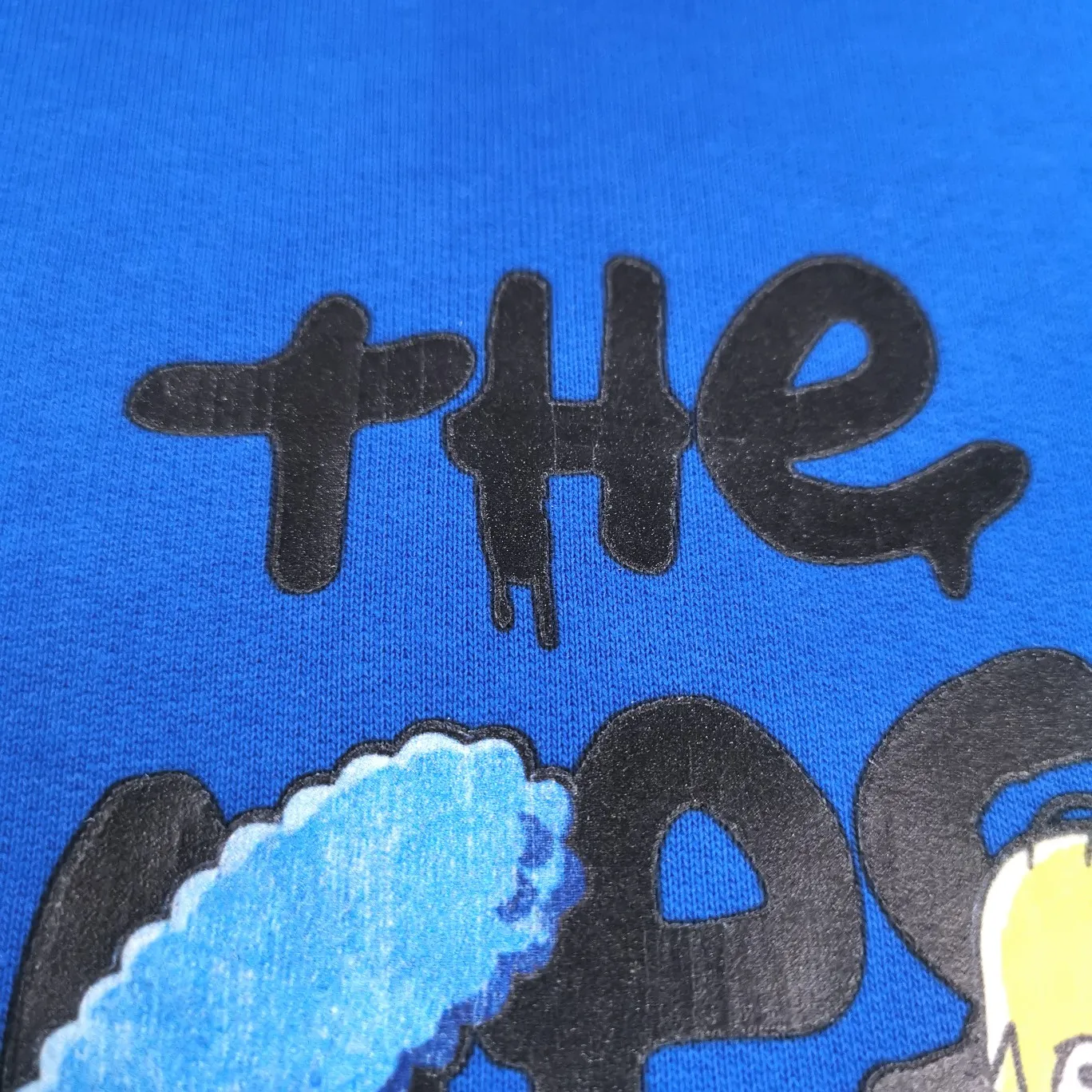 Additional details - Spring and Autumn top-notch proven version of Balenciaga BALENCIAGA The Simpsons cartoon pattern burst pattern pure cotton loose loose hooded sweatshirt for men and women couples. The process uses Kangli printing cracking effect. The front panel printing glue bursting effect uses imported transparent slurry to scrape the bottom to make the printing bursting feel uniform. (PS: If this process is missing, the printing will easily fall off in large areas after cracking.) The embroidery at the hem uses a Tajima embroidery machine imported from Japan, which makes the size and spacing of the letters even, and the hollows of the letters will not be filled. Precise craftsmanship, full of details. The fabric is made of 520g crystal composite fleece cotton, brand new, washed, and labeled. Genuine products are consistent and synchronized, and coded authentic products are consistent and synchronized. Top tested version, accurate and flawless.  Color: White Blue Black Size: XS-L P:520