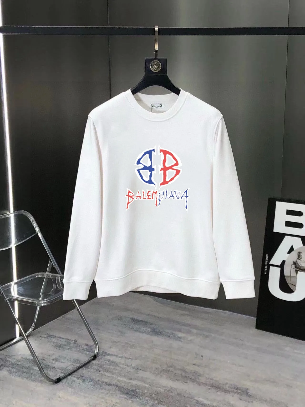 🅿️380 [BALENCIAGA] (Gospel for Fatty) hot-selling suit is coming. Focus on the original version of the official website. 2025 new hot-selling sweatshirt suit. The original order is the best. 🇭🇰The meticulous work of top designers. It has a fitting and perfect upper body effect. 100% natural high-quality Roman cotton, close-fitting comfort, noble and elegant! Original hardware embodies elegance and nobility! Counter size: M-5XL (maximum wear up to 220 pounds)