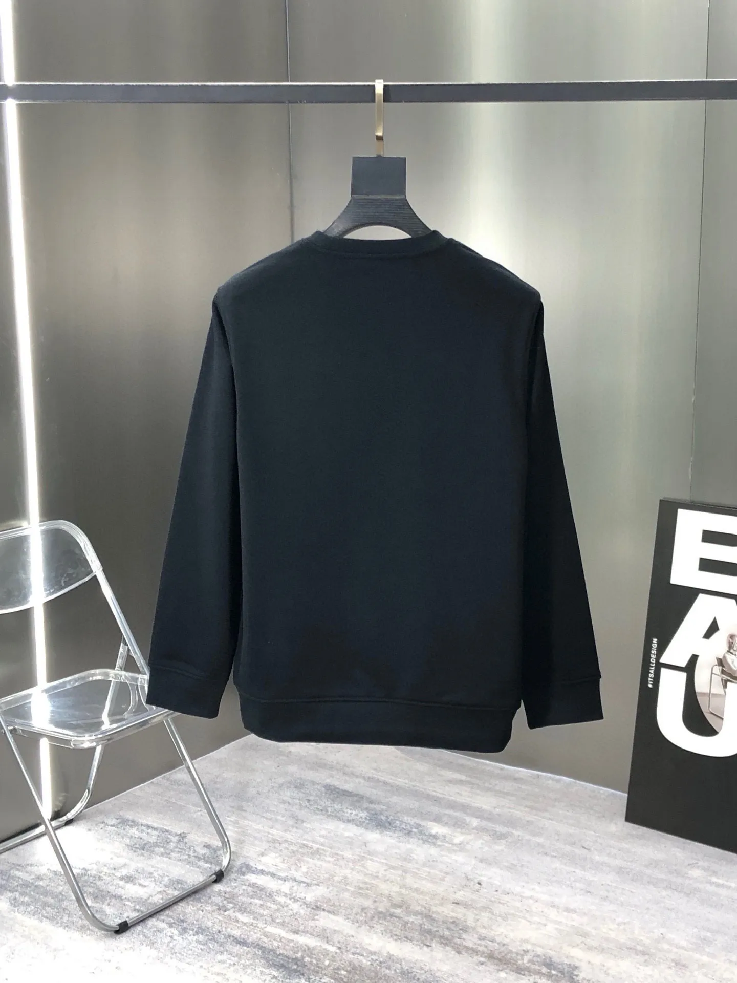 🅿️380 [BALENCIAGA] (Gospel for Fatty) hot-selling suit is coming. Focus on the original version of the official website. 2025 new hot-selling sweatshirt suit. The original order is the best. 🇭🇰The meticulous work of top designers. It has a fitting and perfect upper body effect. 100% natural high-quality Roman cotton, close-fitting comfort, noble and elegant! Original hardware embodies elegance and nobility! Counter size: M-5XL (maximum wear up to 220 pounds)