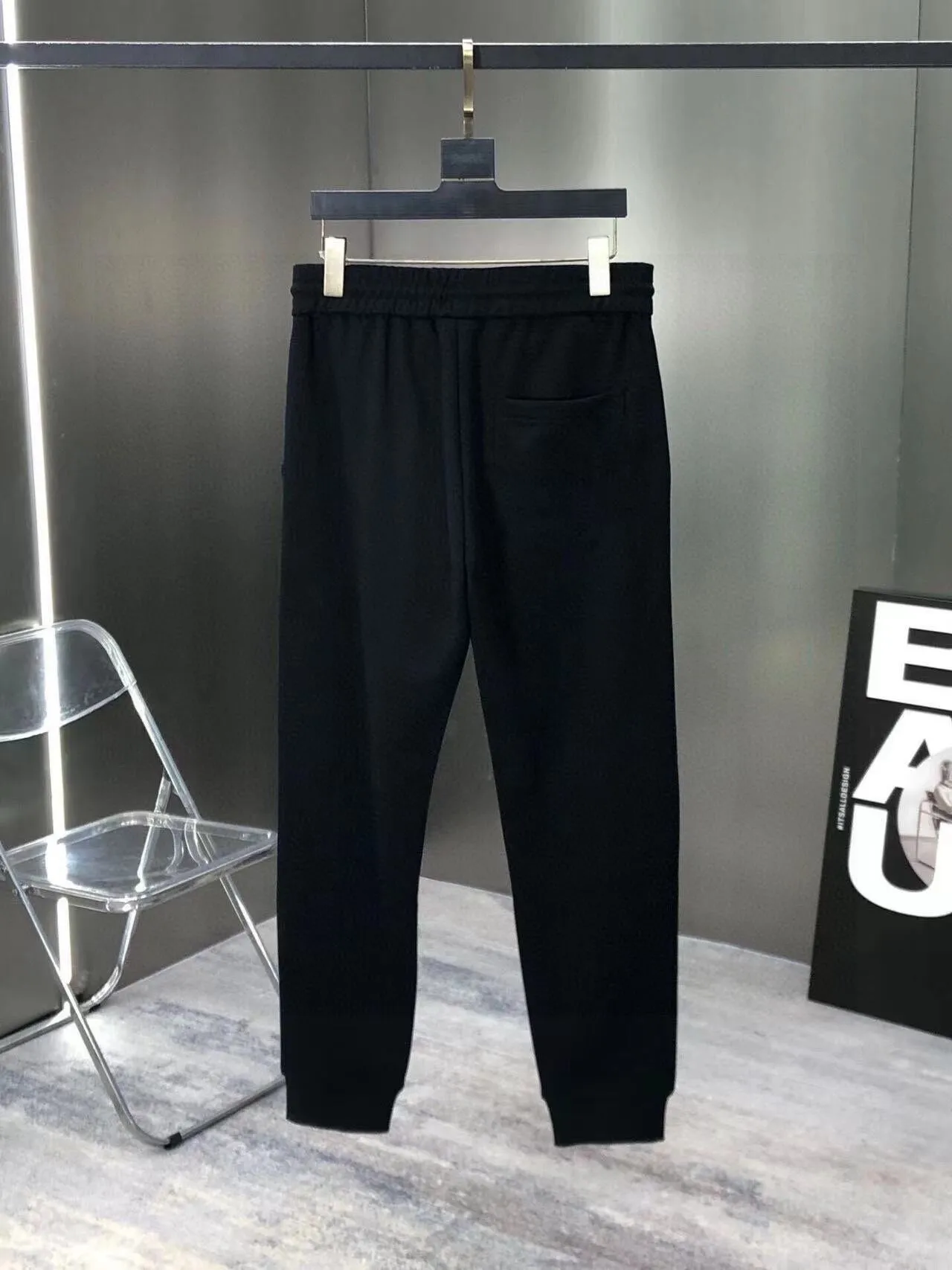 🅿️380 [BALENCIAGA] (Gospel for Fatty) hot-selling suit is coming. Focus on the original version of the official website. 2025 new hot-selling sweatshirt suit. The original order is the best. 🇭🇰The meticulous work of top designers. It has a fitting and perfect upper body effect. 100% natural high-quality Roman cotton, close-fitting comfort, noble and elegant! Original hardware embodies elegance and nobility! Counter size: M-5XL (maximum wear up to 220 pounds)