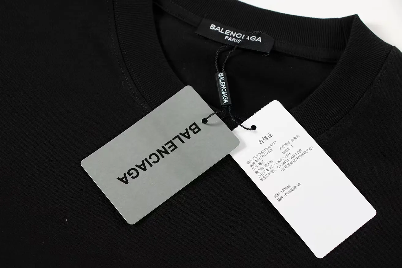 🅿️160 Style: 2026 new Balenciaga short-sleeved T-shirt Material: High version 300g double yarn combed cotton Size: S～XL Color: Black White Style number: H2006