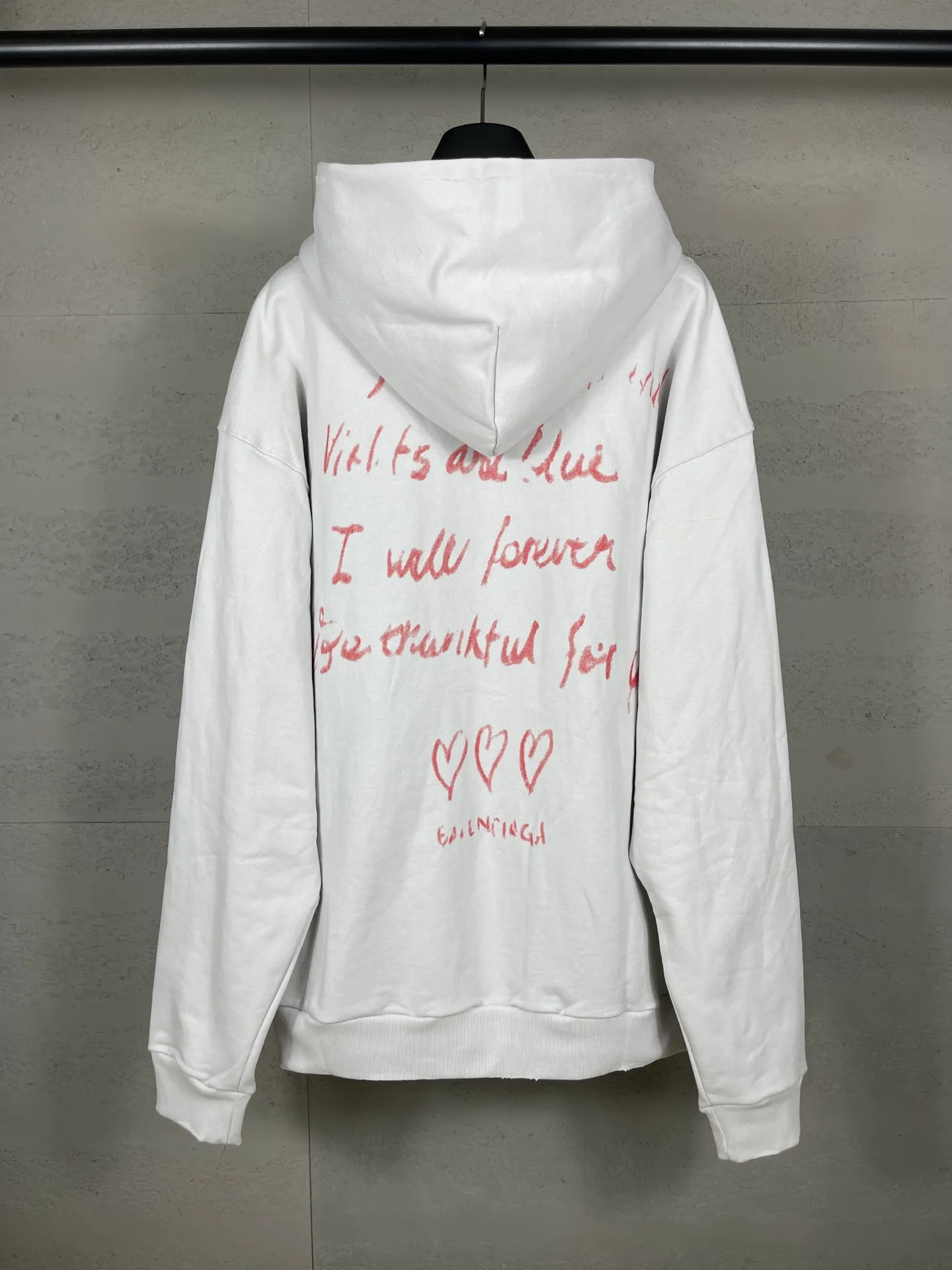 🅿️380 real photos [Top version. Official website quality] BALENCI*GA/Paris.SS25 latest model, Paris Valentine’s Day limited edition. Washed and distressed hooded sweatshirt with direct English print on the front and back. Brick cabinets are synchronized. Genuine products are developed at the first time. Welcome to compare! . The fabric is made of Paris ZP custom-woven and dyed cotton sweatshirt. The weight is 460 grams. The cloth surface is clean. The cloth pattern is clear, soft and comfortable. The threads are dyed with no color difference. The printing uses direct-injection environmentally friendly imported materials. The letters are clear and the effect is three-dimensional. The version adopts OS loose shoulder design. Same style for men and women. Code: BL259929 Color: washed black, gray and white. Size: XS S M L