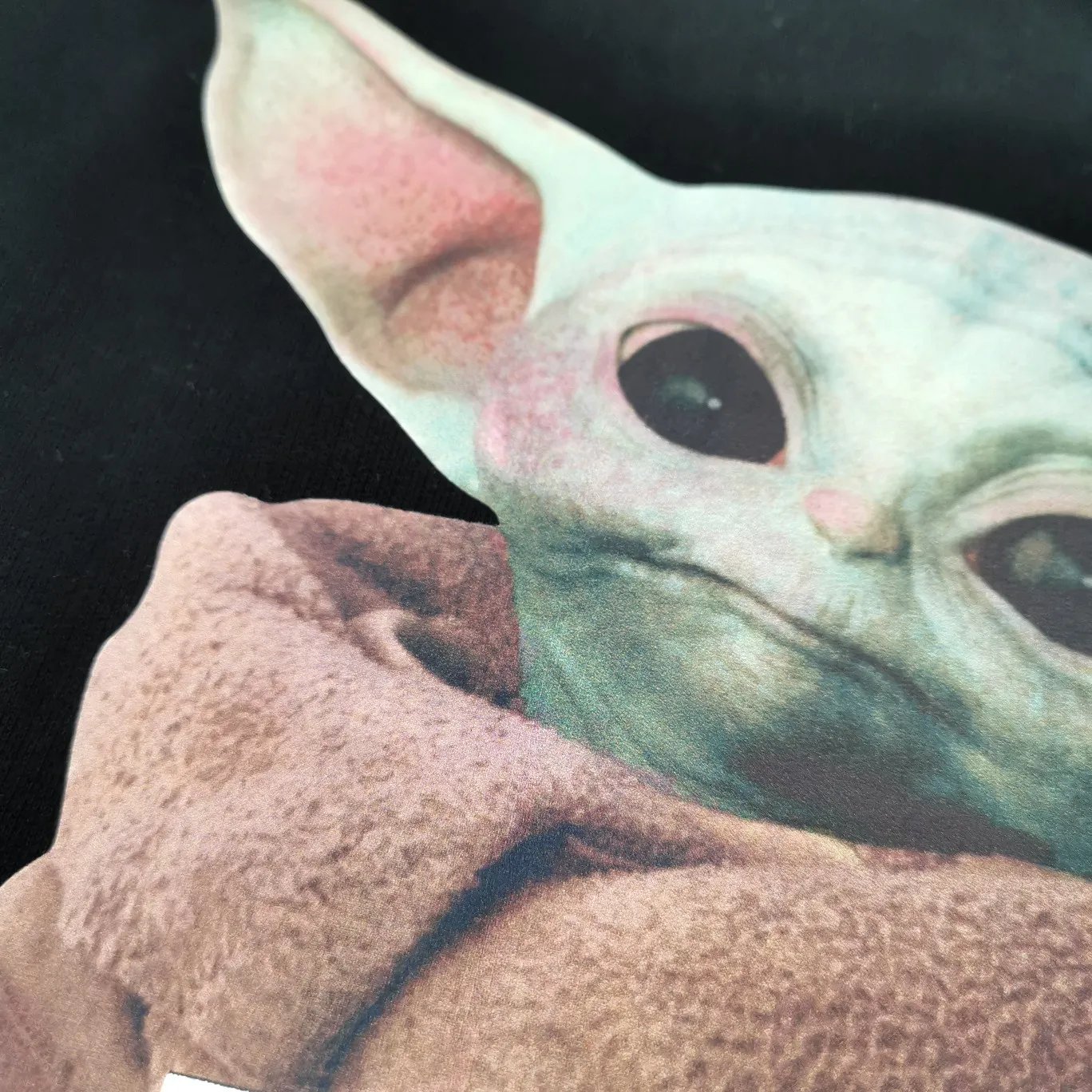 Additional details - the top proven version of BALENCIAGA Balenciaga The Mandalorian Baby Yoda pure cotton loose and breathable autumn and winter pure cotton hoodie sweatshirt for male and female couples Grogu, a character in the "Star Wars" series of film and television series, appeared in the American TV series "The Mandalorian". Grogu and Yoda are of the same race. Although he is still in the toddler stage, he is born with powerful force. This model is really explosive. The front piece is printed with Kornit digital direct printing. The color painting has an even transition of shades and a strong image. 3D restores the real texture of characters! The fabric is made of 480g imported knitted combed terry. The fabric is very silky, loose and drapey. Color: Black White Size: XS-L P:490