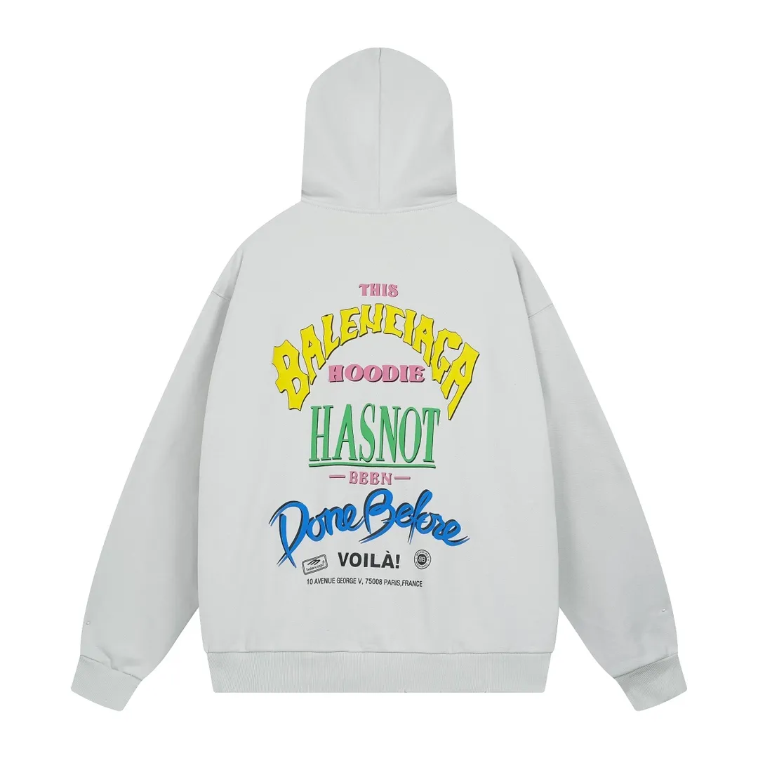🅿️360 real photos [Top version. Official website quality] BALENCI*GA/Paris. 2024 new style, back letter foam printing, washed and distressed zipper cardigan hooded sweatshirt 2024 new style. All pattern details, color, Y plate customization. Jubilee market currency. Brick cabinets are synchronized. Genuine products are developed at the first time, and you can print and compare! The fabric is made of Paris ZP custom-woven and dyed cotton terry sweatshirt. Weighing 460 grams, the cloth surface is clean. The cloth pattern is clear, soft and comfortable. The threads are dyed with no color difference. The printing uses environmentally friendly imported foam printing, with clear letters and three-dimensional effect. The entire garment is washed, distressed and worn. The version adopts OS loose shoulder design. Same style for men and women. Code: BL238957 Color: gray and white Size: XS S M L