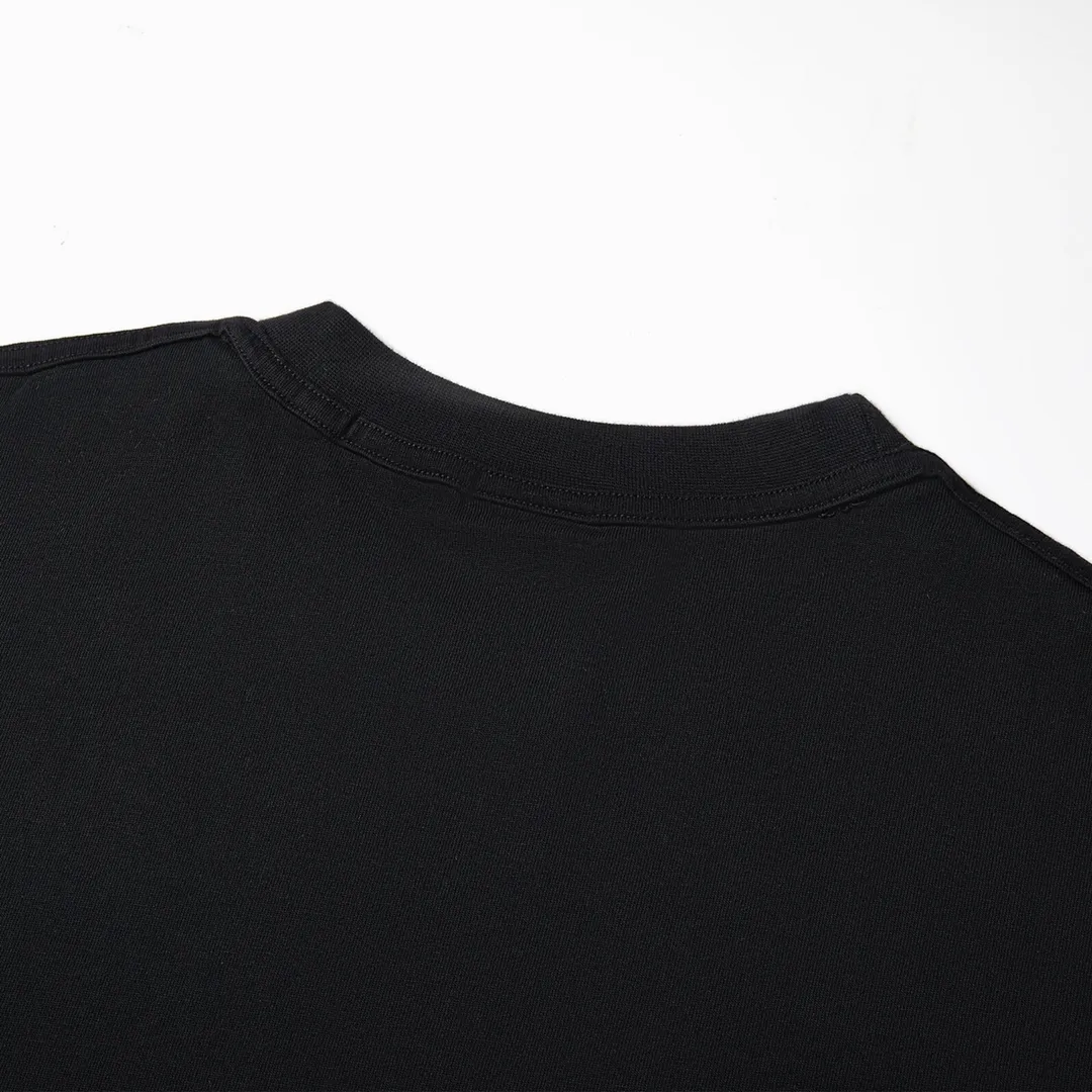 🅿️160 9136# Detailed picture Top version [[BALENCIA*GA] official website quality Paris new joint GENERATED series reverse stitched short-sleeved T-shirt OS version Loose dropped shoulders Unisex style Fabric: 260 grams 100% cotton double yarn Process: 3D three-dimensional silicone heat transfer on the front, reverse stitching, garment wash, shaping, solid color Color: black white Size: XS S M L