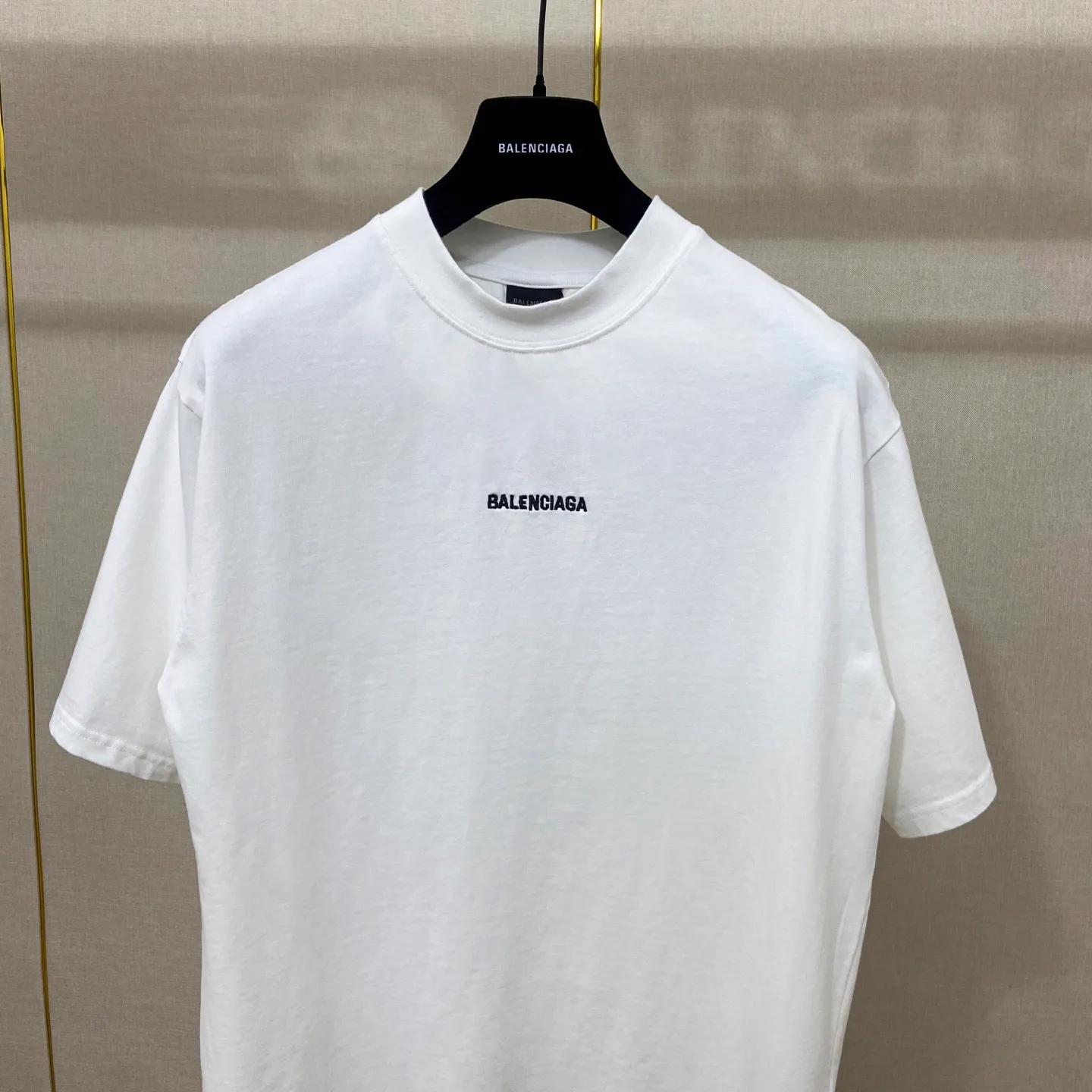 🅿️160 9102# Actual photo top version [[BALENCIA*GA] official website quality Paris new classic letter LOGO front and back embroidered short-sleeved T-shirt OS version loose dropped shoulders Unisex fabric: 260 grams 100% cotton double yarn Technology: front and back embroidery Garment washing Shape solid color Color: black white gray red Size: XS S M L