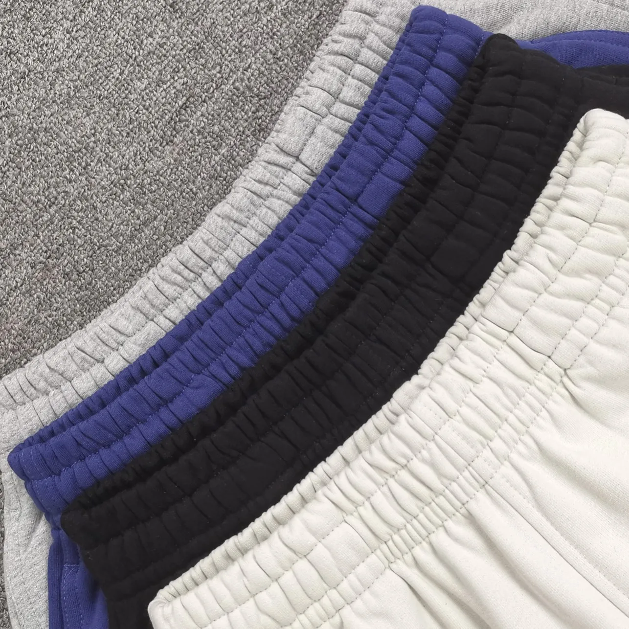 Balenciaga 21SS BLCG Balenciaga Wave Cola Shorts, a classic and versatile style is here! With these pants, they look perfect no matter what outfit you wear! Get it now! Customized special fabrics, ready-to-wear washable, soft and comfortable to the touch.  360 grams of dust-free sweatshirt fabric, washed and cut. Imported environmentally friendly water glue is added to the garment and washed twice to ensure consistent printing. Customized wash mark. This year's sincere shorts LOGO adopts Japanese Tajima embroidery technology, and the printing is full and meticulous. Color: Black/Grey/White/Blue Size: XS-L P:300