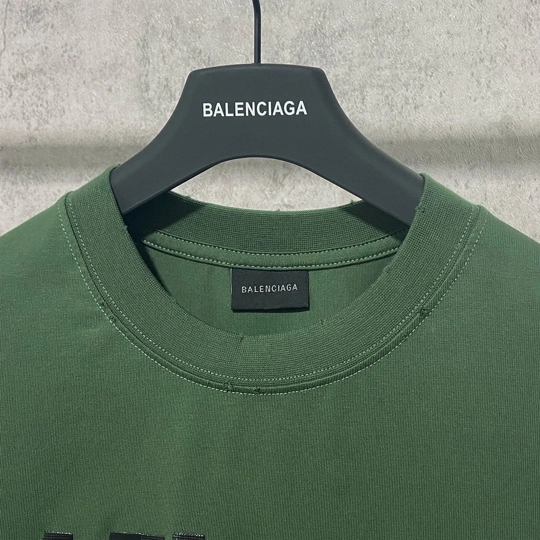 🅿️180 9110# Actual photo top version [[BALENCIA*GA] official website quality Paris new yellow tape bandage digital direct spray short-sleeved T-shirt OS version loose dropped shoulders Unisex style Fabric: 260g 100% pure cotton double yarn Process: front and rear digital direct spray garment wash worn distressed fixed color Color: gray blue white washed blue burgundy green Black silver rose red khaki Size: XS S M L