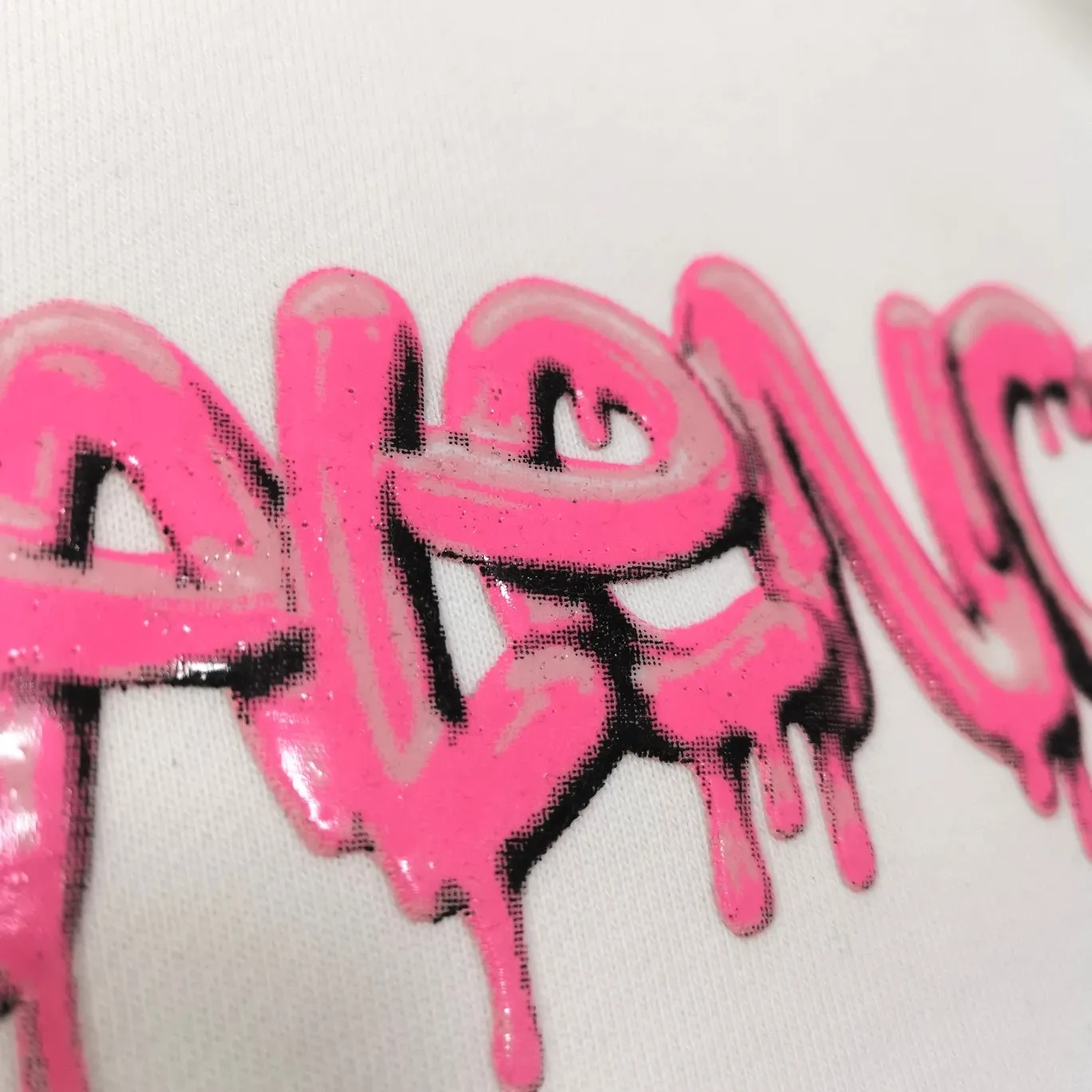 Additional details - the top tested version of BALENCIAGA, pink jelly glue dissolved pure cotton, loose and breathable, trendy brand, same style short sleeves for male and female couples. The design elements are still as simple as ever. The letters on the chest are integrated with the design of melted jelly, giving an immediate sense of high-end. 100% looped terry cotton fabric, pre-shrunk and washed, multi-dimensional handle. The printing is dot printing, cross-engraved lettering mold, inkjet-style heat transfer. The gel letters are first made and then fixed on the fabric through high-temperature pressing. The elements are simple and versatile. They look great in any combination. Color: black, white, light gray. Size: XS-L P:450