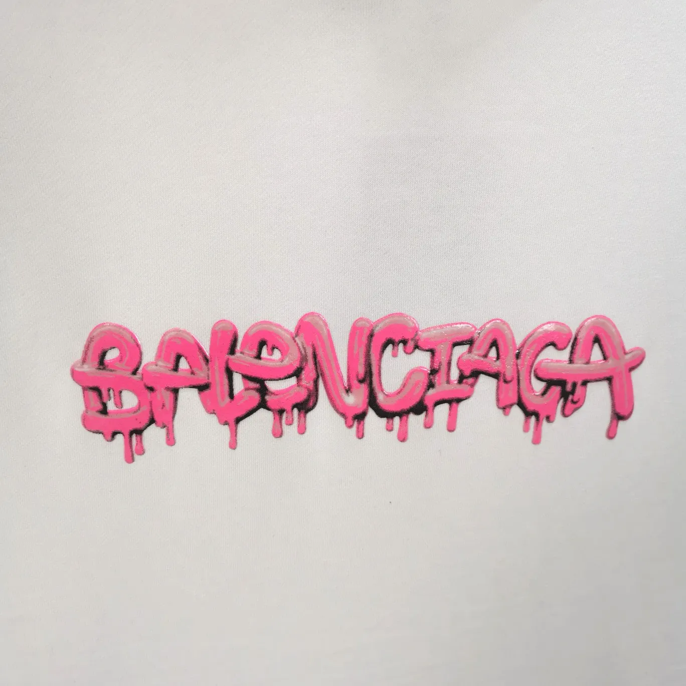 Additional details - the top tested version of BALENCIAGA, pink jelly glue dissolved pure cotton, loose and breathable, trendy brand, same style short sleeves for male and female couples. The design elements are still as simple as ever. The letters on the chest are integrated with the design of melted jelly, giving an immediate sense of high-end. 100% looped terry cotton fabric, pre-shrunk and washed, multi-dimensional handle. The printing is dot printing, cross-engraved lettering mold, inkjet-style heat transfer. The gel letters are first made and then fixed on the fabric through high-temperature pressing. The elements are simple and versatile. They look great in any combination. Color: black, white, light gray. Size: XS-L P:450