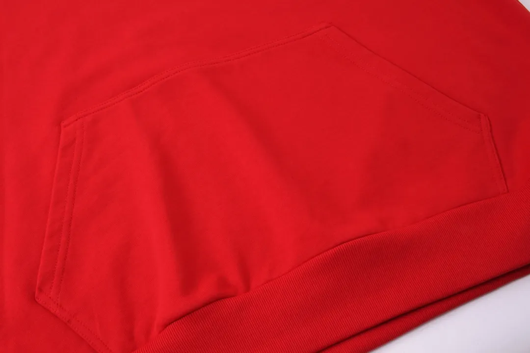 🅿️310 Detailed picture [Top version. Official website quality] BALENCI*GA/Paris#Classic. Coke embroidered black tape hooded sweatshirt. The fabric is made of Paris ZP custom-woven and dyed cotton sweatshirt. The weight is 450 grams. The cloth surface is clean. The cloth pattern is clear, soft and comfortable. The color fastness is good. It is not easy to change color. The threads are dyed with no color difference. The classic pattern embroidery uses an imported embroidery machine, and the embroidery thread color is based on the original color. It is produced based on the pictures in the Jubie market. The letters are clear. The three-dimensional effect is strong. The embroidered flowers are laminated on the finished product. The version adopts OS loose shoulder design. Same style for men and women. Code: BL238058 Color: black, off-white, smoky gray, red, brown Size: XS S M L