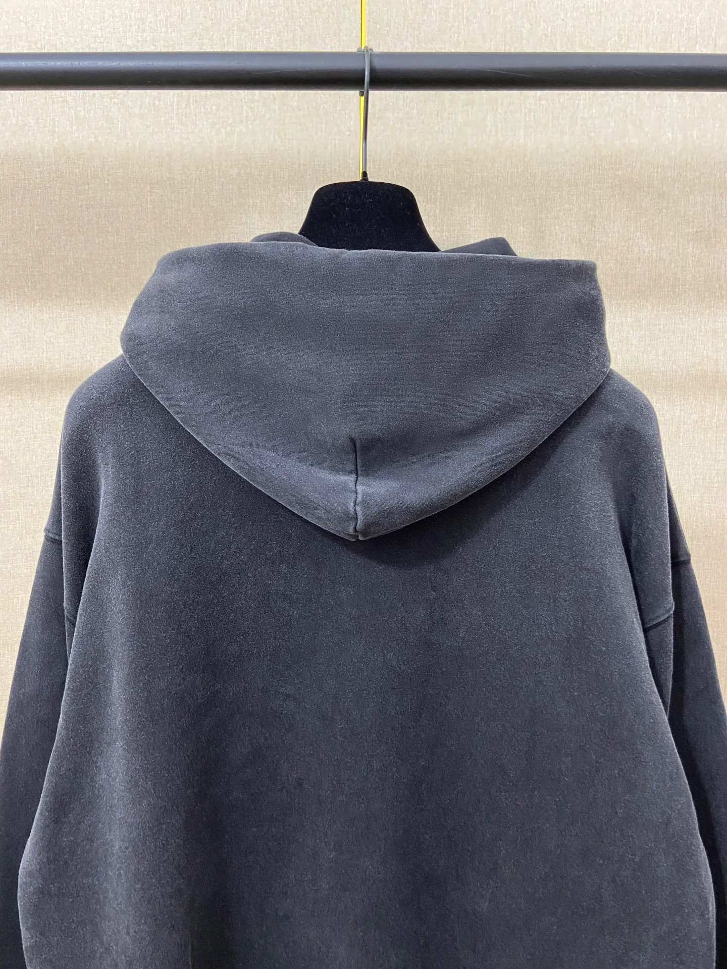 🅿️320 7205# Real photos Top version [[BALENCIA*GA] Official website quality Paris New Los Angeles Night Scene Hooded Sweatshirt OS version Loose dropped shoulders Unisex style Fabric: 480g 100% cotton terry sweatshirt Technology: Front panel digital direct printing Garment wash Distressed Fixed color Color: Washed black apricot Size: XS S M L