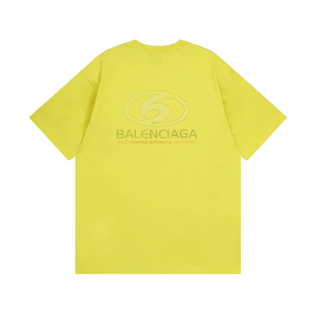 🅿️180 detailed pictures [Top version. Official website quality] BALENCI*GA/Paris. 2024 new style. New LOGO straight crack printed ready-to-wear frayed distressed short-sleeved T-shirt, brick cabinet synchronization. Genuine product developed at the first time, happy to print and compare! The fabric is made of Paris ZP custom-woven and dyed cotton double yarn. Weighing 260 grams, the cloth surface is clean. The cloth pattern is clear, soft and comfortable. The threads are dyed with no color difference. The classic LOGO is printed using environmentally friendly imported materials, with clear straight-crack pattern letters and a three-dimensional effect. Restored brick cabinet. Ready-made garments are washed, worn and worn. Different market currency. Welcome to compare. The version adopts OS loose shoulder style. Same style for men and women. Code: BL233305 Color: gray blue, apricot, yellow Size: XS to L