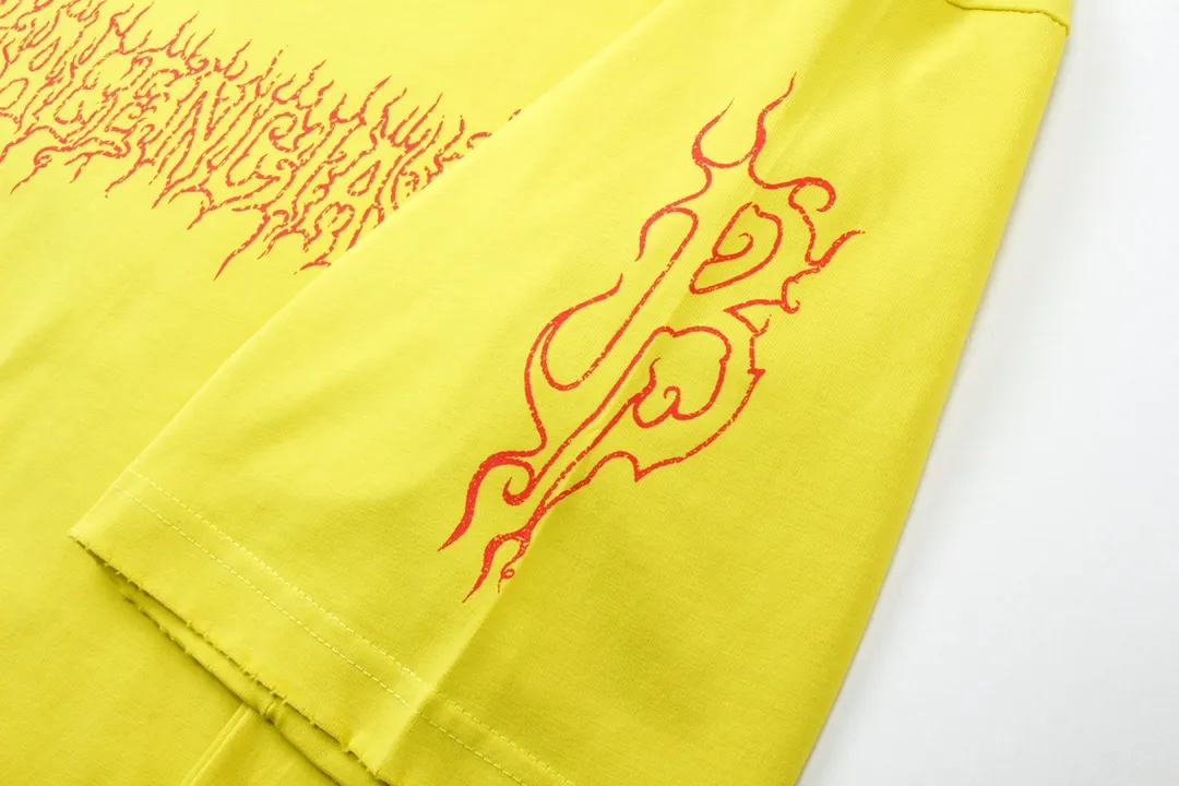 🅿️186 Detailed Picture [Top version. Official website quality] BALENCI*GA/Paris. 2024 new style flame letter LOGO destruction printed short-sleeved T-shirt. Brick cabinets are synchronized. Genuine products are developed at the first time, and you can print and compare! The fabric is made of Paris ZP custom-woven and dyed cotton double yarn. Weighing 260 grams, the cloth surface is clean. The cloth pattern is clear, soft and comfortable. The threads are dyed with no color difference. The classic LOGO is printed using environmentally friendly imported materials, with clear pattern letters and a three-dimensional effect. Restored brick cabinet. Ready-made clothes are washed, worn and distressed. Different market currency. Welcome to compare. The version adopts OS loose shoulder version. Same style for men and women. Code: BL233303 Color: black, white, yellow, gray blue Size: XS to L