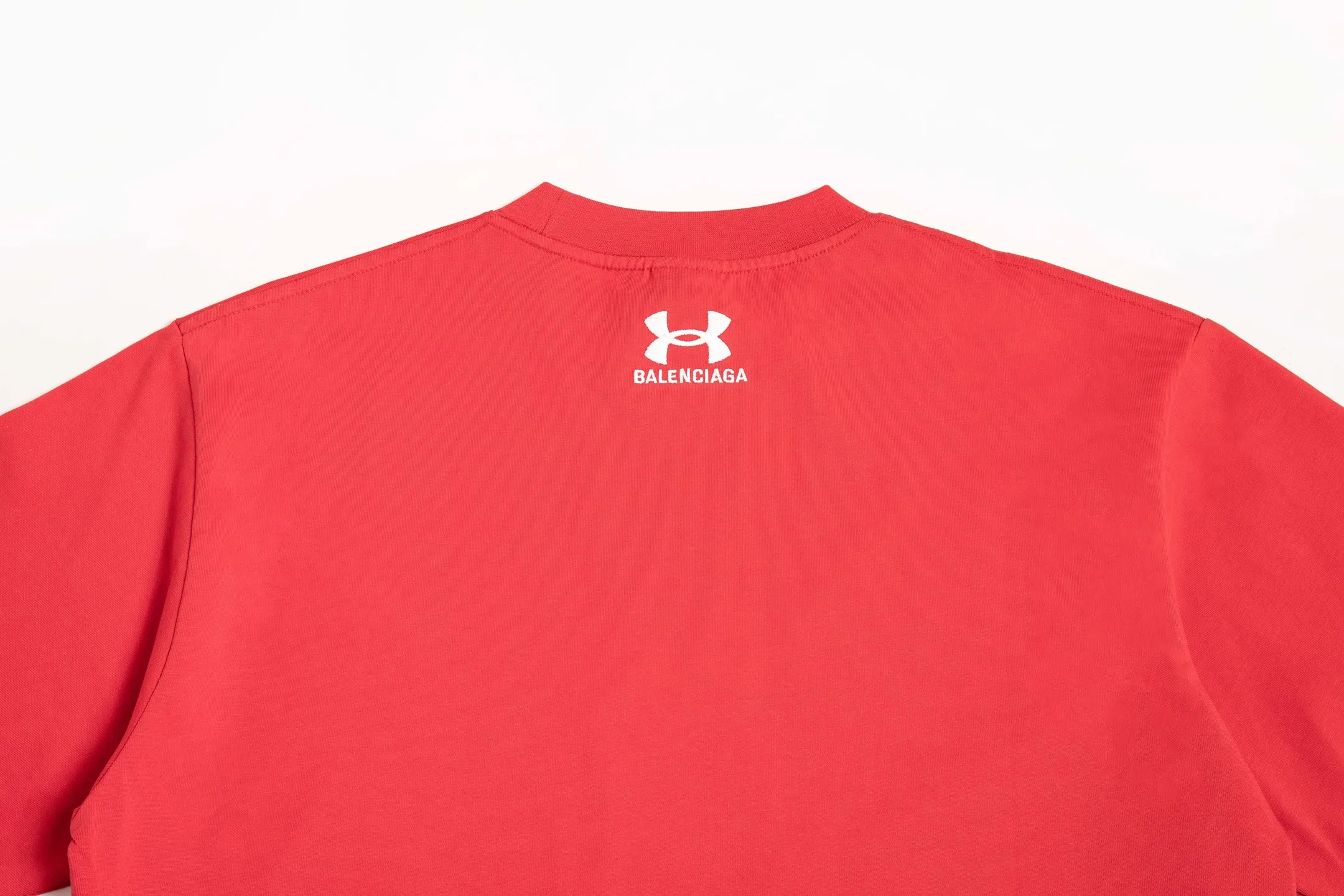 🅿️170 9158# Detailed picture Top version [[BALENCIA*GA] official website quality New Paris co-branded UnderArmour front and rear embroidered short-sleeved T-shirt OS version Loose dropped shoulders Unisex Fabric: 260g 100% cotton double yarn Process: Front and back embroidery Garment washing Shape solid Color: Black Red Size: XS S M L