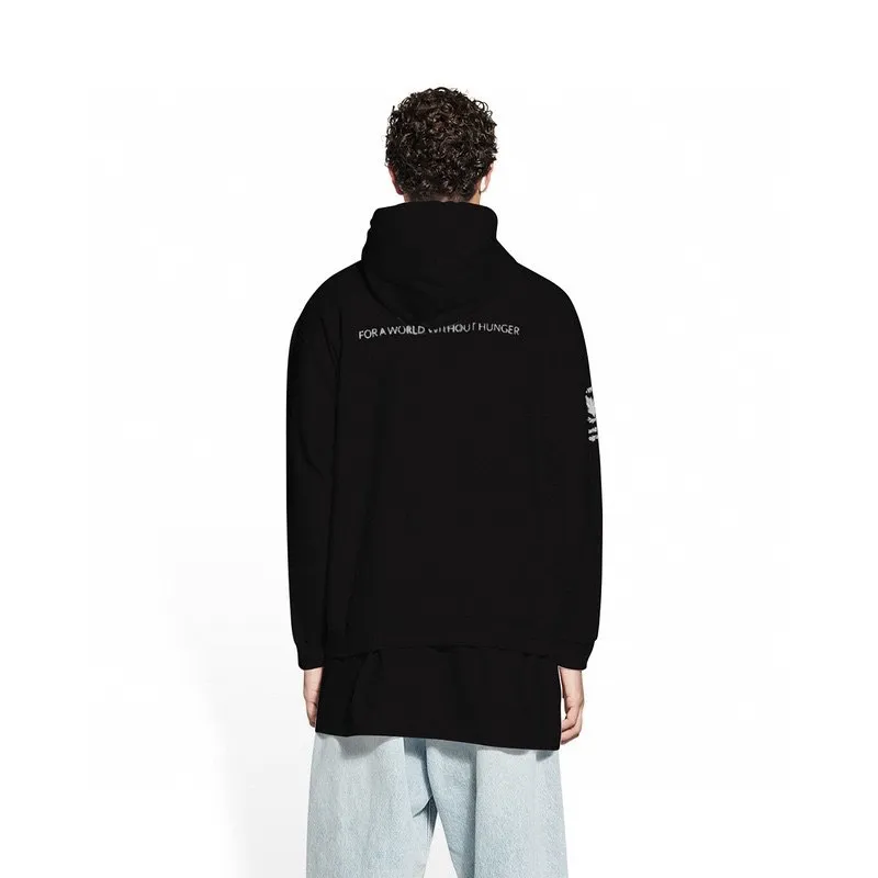 ♻️💯Reference model picture for the upper body❤️Top tested Balenciaga Balenciaga 22SS new WFP World Food Agency male and female couple star same style autumn and winter pure cotton hooded sweatshirt. The fabric is made of 480 grams of pure cotton terry material. It does not pill. It feels very good. Printed and dressed up dozens of times to achieve a 1:1 effect. They all use slurry imported from abroad. A proportion of foaming powder is added to the slurry to foam at high temperature. The printing embossing effect is very good, and the powder does not fall off or break. The front and rear panels are washable and environmentally friendly. The entire printing process takes a long time. The hem and cuffs are all customized threads. There is no error in dyeing in the same vat. The workmanship is perfect. The accessories are all customized. This year’s market hot trend has many Internet celebrities. The top is very trendy. The same style for men and women. OverSzie version. Color: Black White Size: XS-L P:450