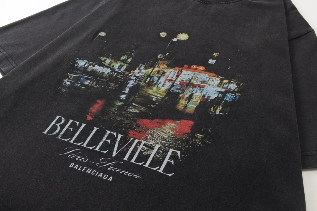 🅿️194 real photos [Top version. Official website quality] BALENCI*GA/Paris. 2024 new model. Front Paris night scene retro print washed and distressed short-sleeved T-shirt. Brick cabinet synchronization. Genuine product developed at the first time, please print and compare! The fabric is made of Paris ZP custom-woven and dyed cotton double yarn. Weighing 260 grams, the cloth surface is clean. The cloth pattern is clear, soft and comfortable. The threads are dyed with no color difference. The printing is made of environmentally friendly imported materials. The letters are clear and the effect is three-dimensional. The entire garment is washed and distressed. The version adopts OS loose shoulder design. Same style for men and women. Code: BL223391 Color: washed black Size: XS. S. M. L