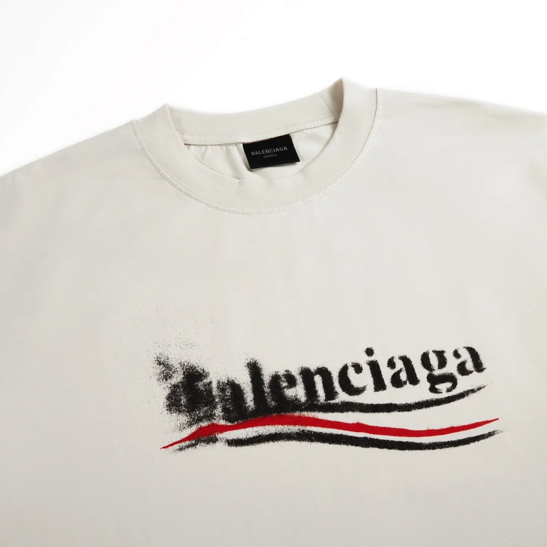 🅿️160 9109# Detailed picture Top version [[BALENCIA*GA] official website quality Paris new fuzzy cola spray printed short-sleeved T-shirt OS version loose dropped shoulders Unisex fabric: 260g 100% cotton double yarn Technology: front digital direct printing Garment washing Shaping solid color Color: black off-white Size: XS S M L