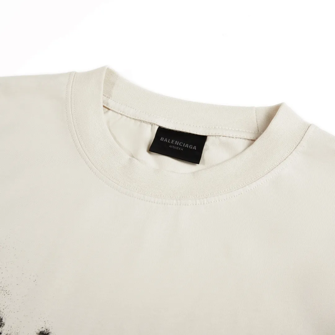 🅿️160 9109# Detailed picture Top version [[BALENCIA*GA] official website quality Paris new fuzzy cola spray printed short-sleeved T-shirt OS version loose dropped shoulders Unisex fabric: 260g 100% cotton double yarn Technology: front digital direct printing Garment washing Shaping solid color Color: black off-white Size: XS S M L