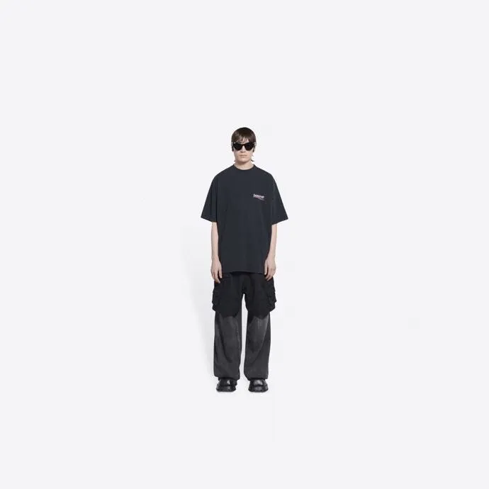 ♻️💯Upper body reference model picture❤️The top tested version of Balenciaga BALENCIAGA Cola hole wheat wave embroidery printed male and female couple star same style short-sleeved T-shirt. Three colors are available, ensuring the same fabric as the original version, no color difference! Customized dyeing in a package! INS, Xiaohongshu’s popular style, classics that never fade away! The king of orders in Spain, the fried chicken is highly recommended! 32S 280g pure cotton double yarn fabric, comfortable and wide! Full of drape! The printing uses Tajima embroidery machine imported from Japan, which is known as the fighter among embroidery machines. The embroidery is meticulous, with no threads or skipped threads, the printing and embroidery are full and fine, and the letter spacing is consistent with ZP! Wearing it gives you full confidence and peace of mind! The labels and washes are all correct! On behalf of G at the same level! Consistent packaging at the counter! The holes on the neckline are inlaid by hand, and the holes on the body are all pierced by in-line scanning, all of which are one-to-one craftsmanship! Size: XS-L Color: Black P:270