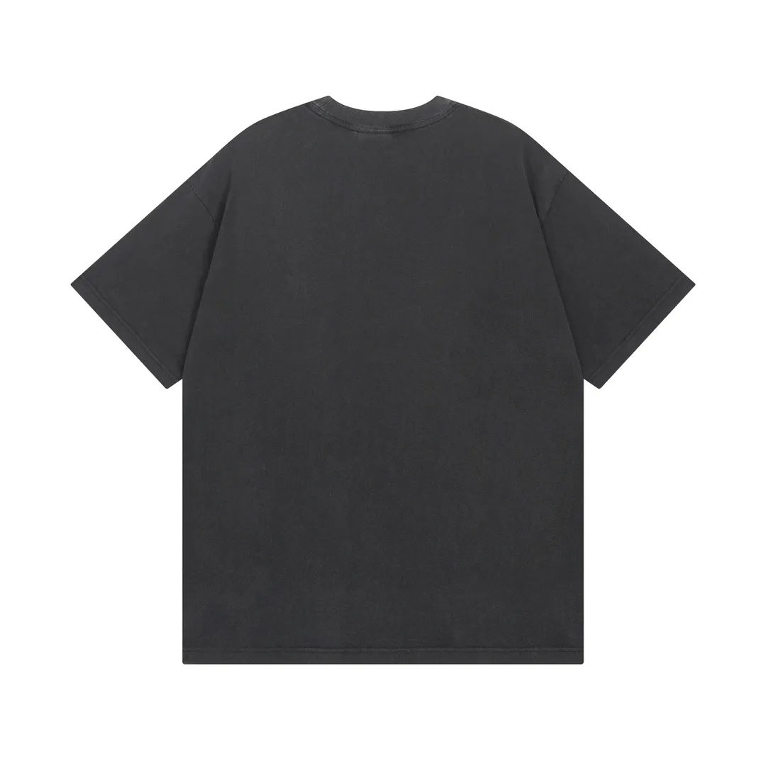 🅿️194 Actual pictures [Top version. Official website quality] BALENCI*GA/Paris. SS25 latest model direct-injection printed washed and distressed short-sleeved T-shirt. Ready-made garments washed and distressed. Brick cabinets are synchronized. Genuine products are developed at the first time. The fabric is made of Paris ZP custom-woven and dyed cotton double yarn. Weighing 260 grams, the cloth surface is clean. The cloth pattern is clear, soft and comfortable. The threads are dyed with no color difference. The printing adopts computer direct printing, and the effect is three-dimensional. The version adopts OS loose shoulder design. Same style for men and women. Code: BL253633 Color: washed black Size: XS S M L
