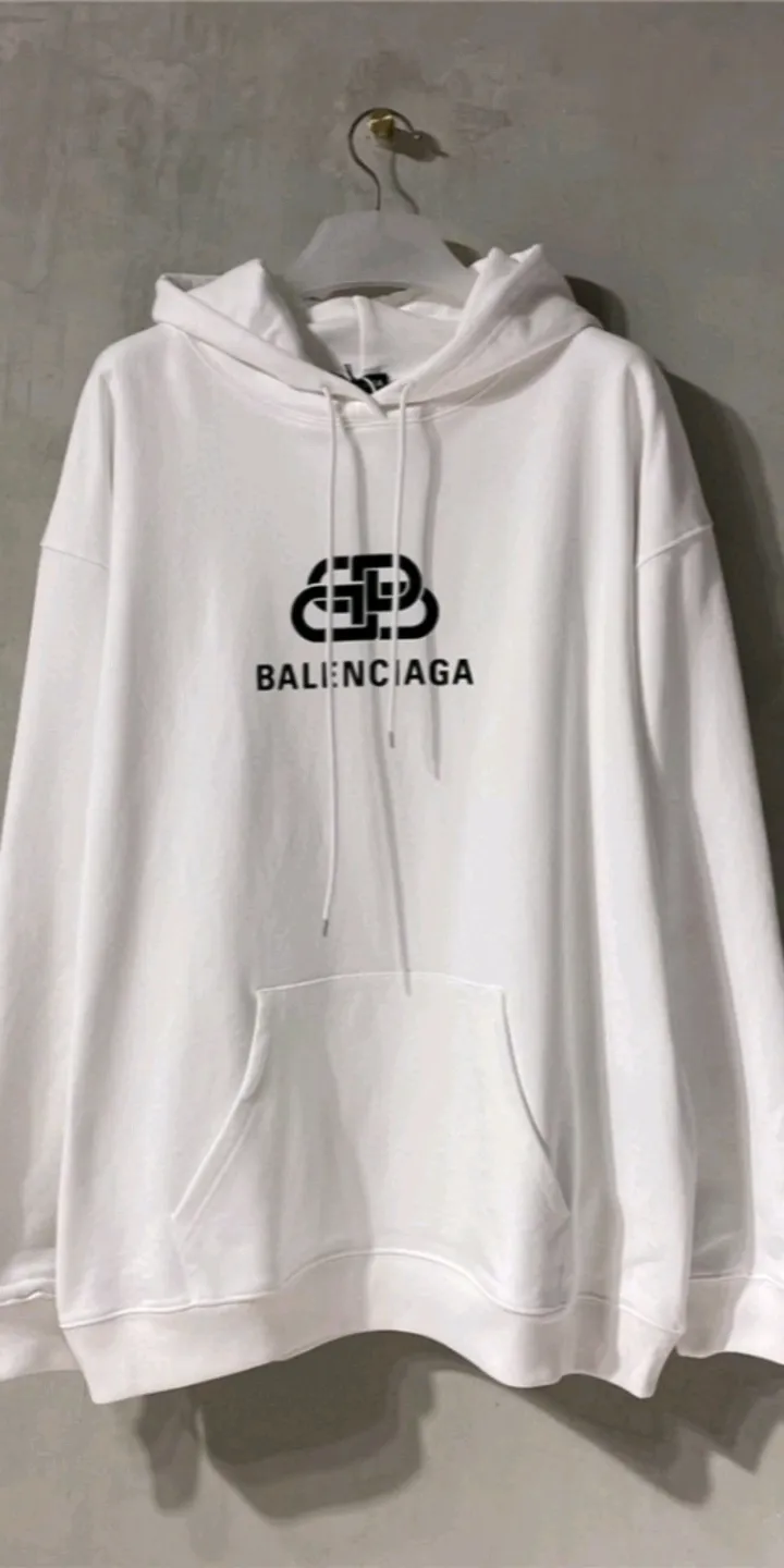 Real shot of the video - the top-rated version of Balenciaga BALENCIAGA haze blue lock print hooded sweatshirt [top-rated version] The only correct haze blue snowflake color on the entire network‼ ️Super white and high-end color... -Full set of 1:1 customized original accessories packaging (with logo Sydney paper + new moderator mark + washing + original hangtag) -The entire sweatshirt is made of 460 grams of pure cotton large terry, and the wet weight can reach 480 grams, full of thickness -Note ⚠️This year's Balenciaga hoodie uses embroidered phoenix eyes on the hood‼ ️Eliminating the previous hardware eyes, this is also a detail that distinguishes low-end versions on the market‼ ️The whole piece of clothing, hat rope, thread, and fabric are produced in the same vat with 0 color difference - imported elliptical machine printing is used. Each printing is neatly aligned and the overall printing has no edges. I make every piece of clothing with conscience and strive for excellence in every link. Just to sell a piece of clothing and retain a customer. Although our products are a little more expensive than others, the expensive money is kept in the clothes and is definitely not imported into my pocket.  Color: White Size: XS-L P:410