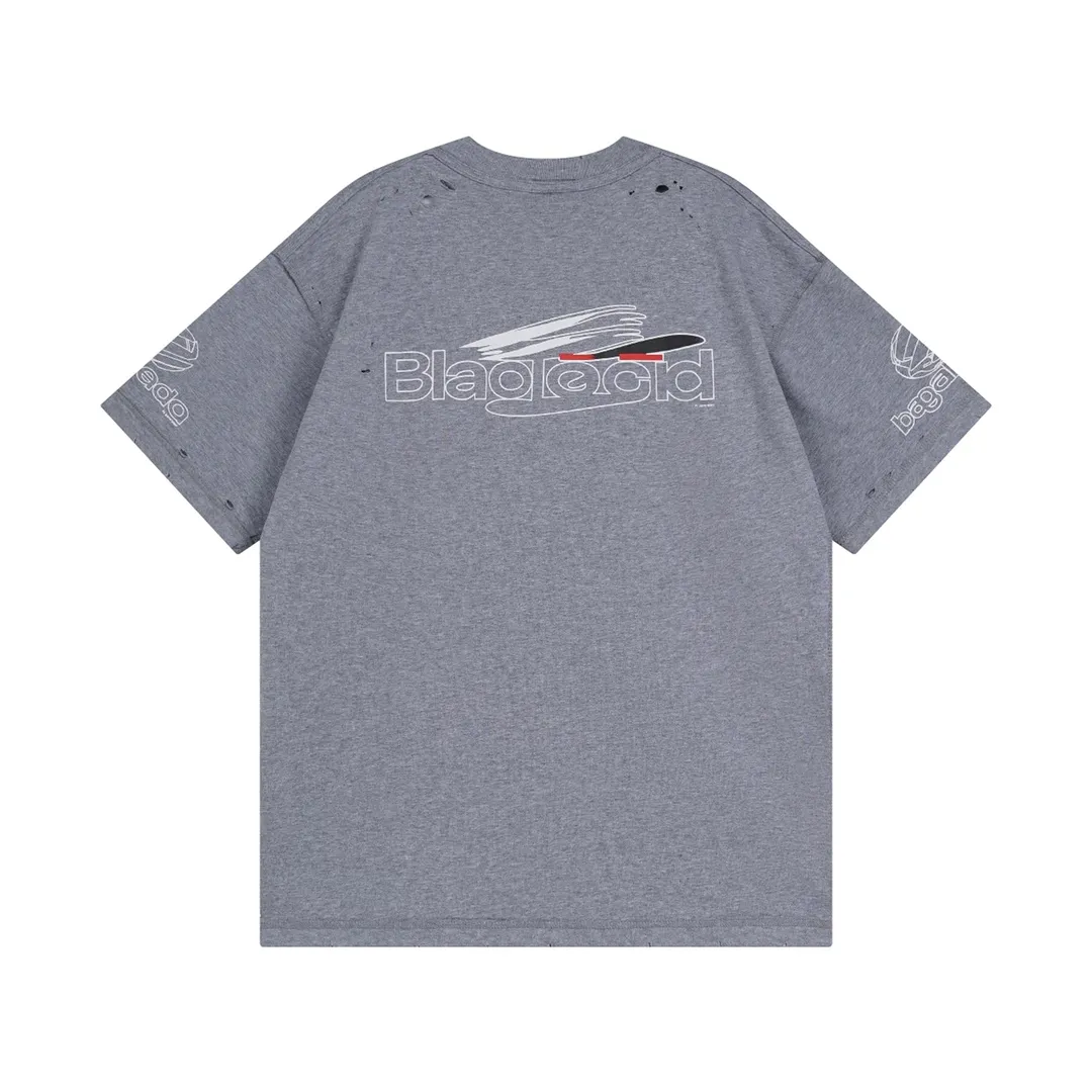 🅿️194 Detailed picture [Top version. Official website quality] BALENCI*GA/Paris AI GENERATED series new T-shirt #2024 new style. The reverse stitching design is full of sense. The front, back and left sleeves are printed with the new LOGO. The ready-made clothes are washed and worn. Notice! ️The original version of this style is made with reverse stitching. It is worn, washed and distressed. This is the normal practice in the Jubie market. The black and gray cuff prints are different. #2024 Spring and Summer Brick Cabinet Synchronization Welcome to compare. The fabric is made of Paris ZP custom-woven and dyed cotton double yarn, with a weight of 260 grams. The cloth surface is clean. The cloth pattern is clear, soft and comfortable. The threads are dyed with no color difference. The classic letter LOGO is printed with imported environmentally friendly glue. The letters are clear and the effect is three-dimensional. Restore the brick cabinet, adopt OS loose shoulder style. Same style for men and women. Code: BL223335 Color: black, light gray, white. Size: XS to L