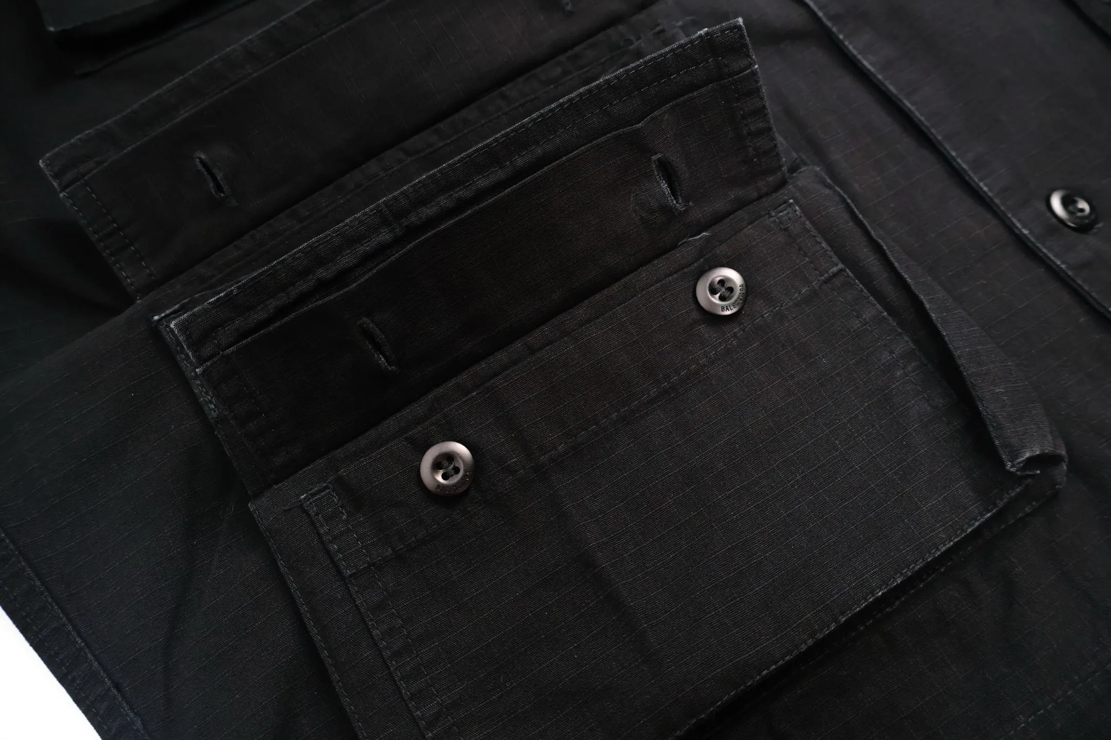 🅿️560 [Exclusive supply] BLCG multi-pocket work shirt jacket, originally purchased and developed for 17,000, made of pure cotton military small plaid canvas fabric, multi-pocket splicing ready-made garments. After the garment is finished, it undergoes a special heavy distressing and washing process, and the embroidery is done by Behringer embroidery. Customized 1:1 mold opening and closing buckle. Size:XS-S-M