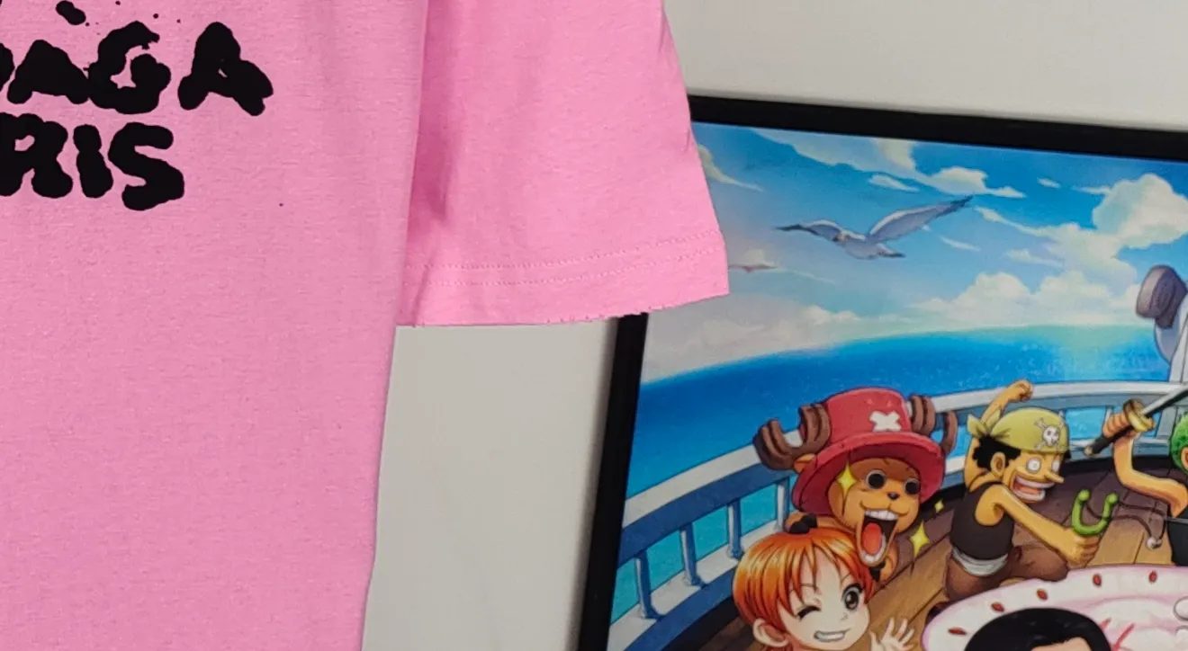 [New arrival] The top tested version of BALENCIAGA 23SS with graffiti letters for male and female couples, the same style pure cotton loose short-sleeved T-shirt. Super iconic colorful brand logo printed pattern. It is fresh and comfortable to match with sports shoes. Suitable for shopping and dating. When layered, it will look like a blogger. Low-key and tasteful. The original fabric is 280G, double-ply and double-yarn pure cotton fabric! Threads are custom-woven and dyed, no color difference, no pressure in and out of the counter, through-the-shoulder strapping process, increased washing life of clothes, no deformation, high-version digital printing process, no fading, bright colors, the same style as Internet celebrity stars, regardless of age, body shape, gender, super eye-catching, extremely fashionable, very comfortable to the touch, super texture, fashionable and individual, super versatile and good-looking, a must-have, better for couples Customized collar labels are washed, 100% different from fake versions on the market!  Color: Pink White Black Charcoal Gray Size: XS-L P:260