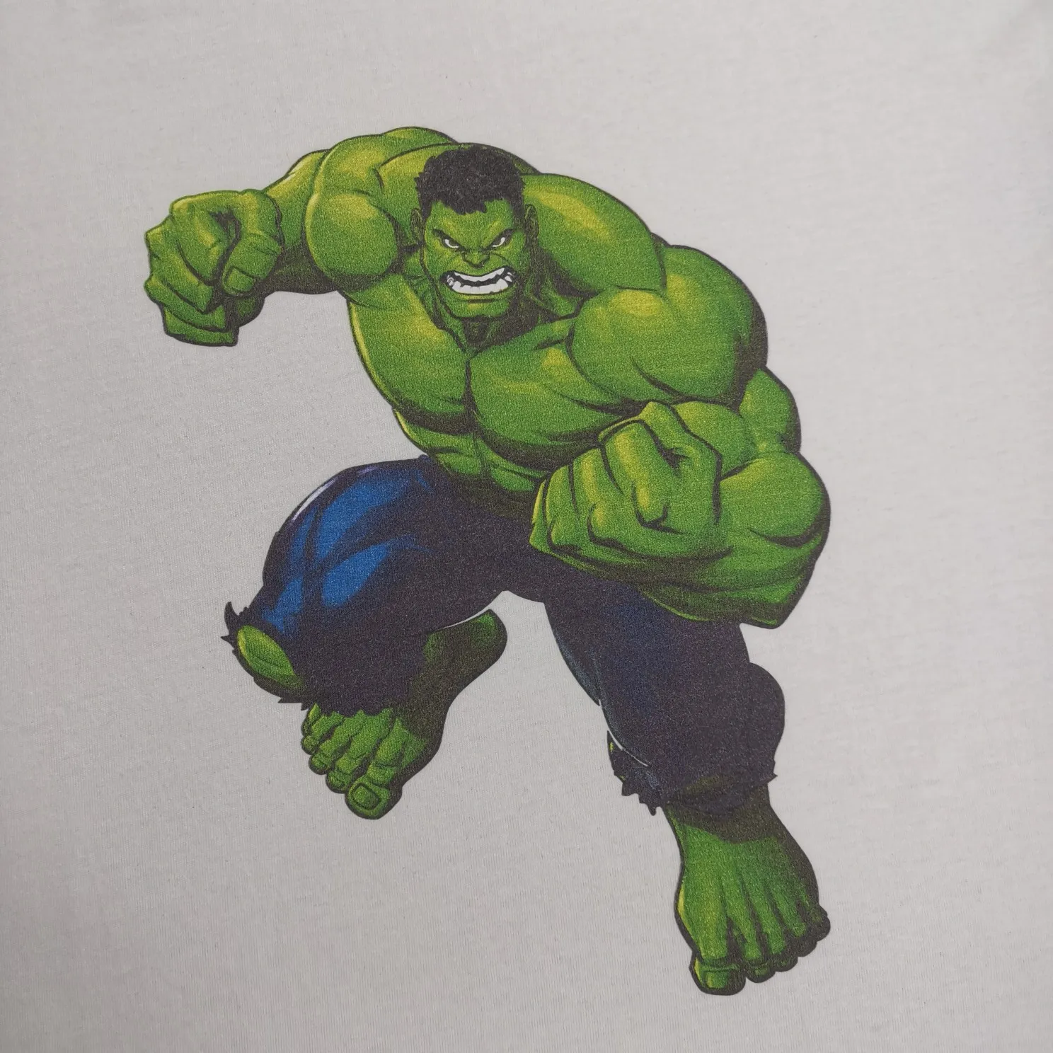 The strongest Balenciaga/Balenciaga Heavy Industry washed Hulk Marvel joint short-sleeved fabric is made of double yarn plain weave, 280g sweatshirt fabric; matched with 32S/1*2 fine cotton double yarn 1*1 rib, washed environmentally friendly dyed fabric, and the threads are in the same vat with no color difference.  The front printed green giant uses water-wash printing technology; it is made of imported environmentally friendly glue material (no odor) and mechanized printing technology. Mechanical printing has high precision, the positioning accuracy can reach ±0.02mm, the quality is stable, and the printing quality is clear, just like the photo. The body is washed and frayed and embroidered elements are added, which greatly increases the interest of the clothing; it has a unique visual effect. The special washing effect creates a unique aged effect. A unisex style that blurs the boundaries, with a classic dropped shoulder and oversize silhouette, and a loose and casual upper body. Color: Black Size: XS-L P:260