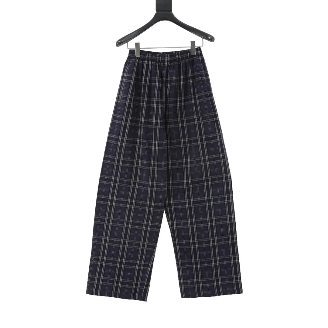 🅿️540 Balenciaga BLCG 25FW blue plaid appliqué suit trousers, light luxury, a must-have item for daily commuting for men and women, correct version, welcome to compare, detailed features · Custom-developed plaid flannel fabric · OS silhouette design · Infrared laser alignment cutting process All alignment · Side diagonal pockets Hooded design · Open mold custom hardware zipper Double puller design · Tajima high-speed embroidery machine 200,000 appliqués · Washing process to enhance the feel · Diagonal pockets on the side of trousers · Pockets decorated with embroidery · Original main mark washed tag packaging Color: Picture color Size: 46-52