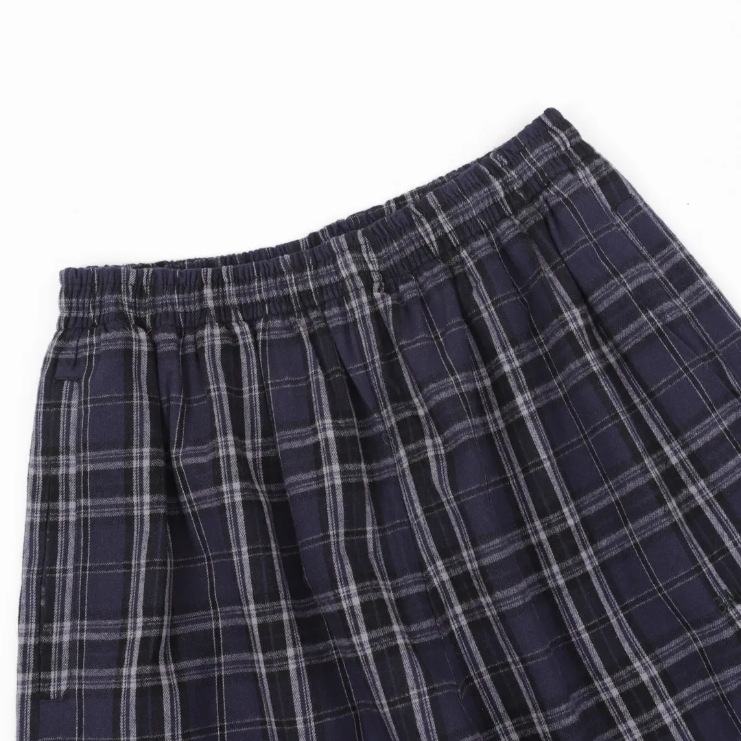 🅿️540 Balenciaga BLCG 25FW blue plaid appliqué suit trousers, light luxury, a must-have item for daily commuting for men and women, correct version, welcome to compare, detailed features · Custom-developed plaid flannel fabric · OS silhouette design · Infrared laser alignment cutting process All alignment · Side diagonal pockets Hooded design · Open mold custom hardware zipper Double puller design · Tajima high-speed embroidery machine 200,000 appliqués · Washing process to enhance the feel · Diagonal pockets on the side of trousers · Pockets decorated with embroidery · Original main mark washed tag packaging Color: Picture color Size: 46-52