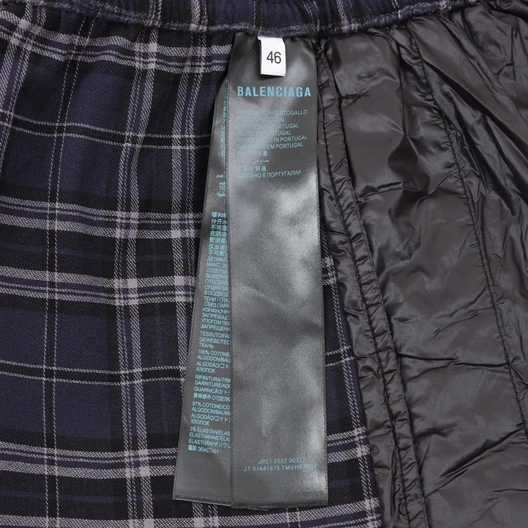 🅿️540 Balenciaga BLCG 25FW blue plaid appliqué suit trousers, light luxury, a must-have item for daily commuting for men and women, correct version, welcome to compare, detailed features · Custom-developed plaid flannel fabric · OS silhouette design · Infrared laser alignment cutting process All alignment · Side diagonal pockets Hooded design · Open mold custom hardware zipper Double puller design · Tajima high-speed embroidery machine 200,000 appliqués · Washing process to enhance the feel · Diagonal pockets on the side of trousers · Pockets decorated with embroidery · Original main mark washed tag packaging Color: Picture color Size: 46-52