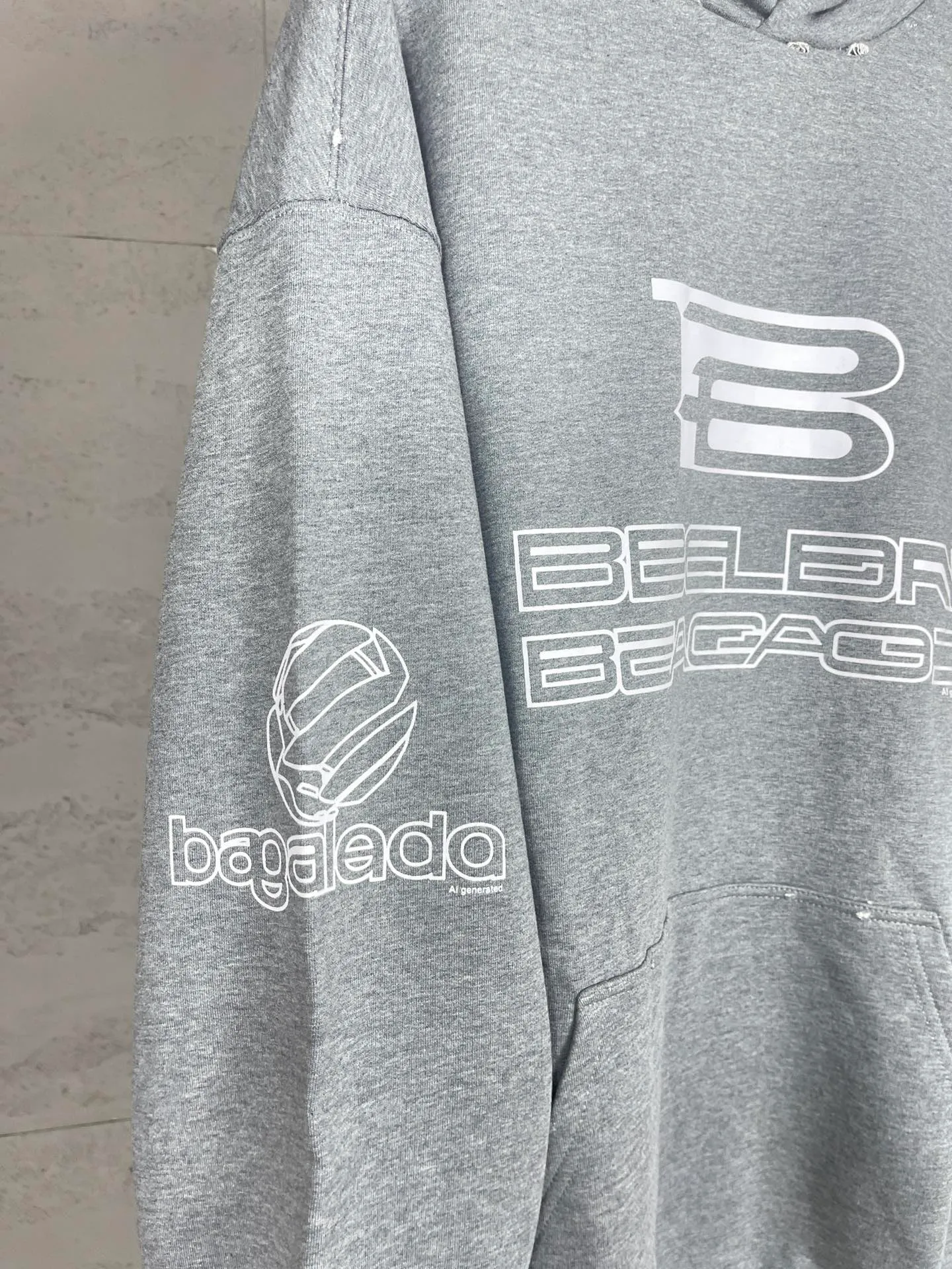 🅿️320 real photos [Top version. Official website quality] BALENCI*GA/Paris AI GENERATED HOODIE series new hooded sweatshirt #2024 new style. The front, back, left and right sleeves are printed with the new LOGO, and the ready-made garments are washed and worn. According to the normal practice in Jubie market, black and gray cuff printing are different. #2024 Spring and Summer Brick Cabinet Synchronization Welcome to compare. The fabric is made of Paris ZP custom-woven and dyed cotton double yarn, with a weight of 460 grams. The cloth surface is clean. The cloth pattern is clear, soft and comfortable. The threads are dyed with no color difference. The classic letter LOGO is printed with imported environmentally friendly glue. The letters are clear and the effect is three-dimensional. Restore the brick cabinet, adopt the OS loose shoulder style. Same style for men and women. Code: BL238917 Color: black, floral gray Size: XS S M L