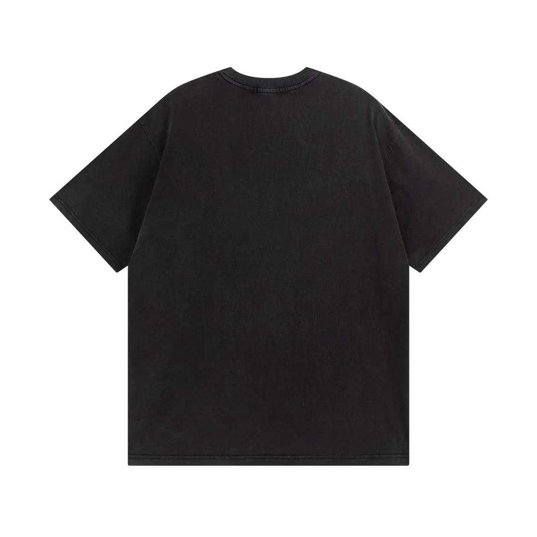 🅿️174 Detailed picture [Top version. Official website quality] BALENCI*GA/Paris. BB embroidered washed distressed short-sleeved T-shirt. Brick cabinet synchronization. The fabric is made of Paris ZP custom-woven and dyed cotton double yarn compact cotton. The weight is 260 grams, the cloth surface is clean. The cloth pattern is clear, soft and comfortable. The threads are dyed with no color difference. The classic patterns are embroidered using imported embroidery machines. The effect is three-dimensional. Restored brick cabinets. Ready-made garments washed and distressed. Different market currency. Welcome to compare. The version adopts OS loose shoulder version. Same style for men and women. Code: BL223035 Color: Washed Black Size: XS to L