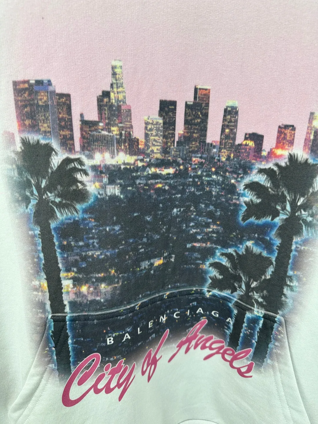🅿️390 - BALENCI*GA Paris Los Angeles night scene hooded long-sleeved sweatshirt. The front pattern is directly sprayed by computer. The ready-made garments are washed and aged. The letters are clear. The effect is three-dimensional. Exclusively woven and dyed 460g fabric. Threads are dyed in the same vat with zero color difference. Brick cabinet synchronization. Welcome to compare. Same style for men and women -Color: washed black, apricot -SIZE: Xs S M L style number 8966#