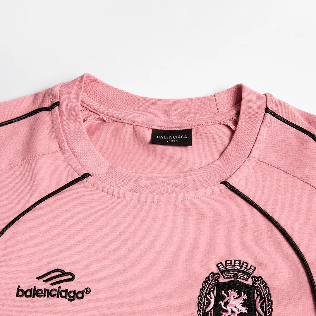 🅿️250 8151# Detailed picture Top version [[BALENCIA*GA] official website quality Paris new joint football jersey long-sleeved T-shirt OS version Loose dropped shoulders Unisex fabric: 260g 100% cotton double yarn Process: front and rear panel printing front panel embroidery garment wash shaping solid color Color: black white pink red fluorescent yellow Size: XS S M L
