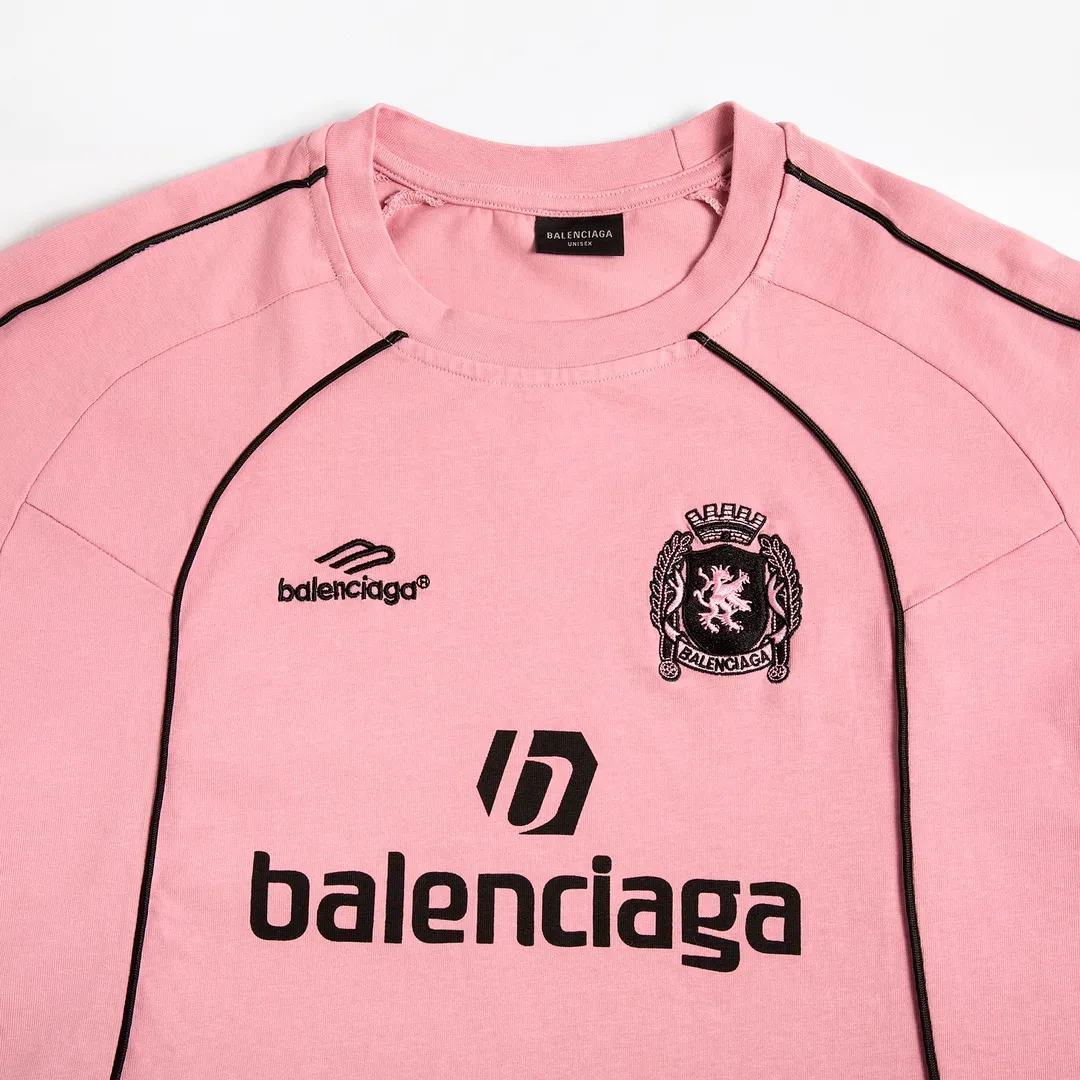 🅿️250 8151# Detailed picture Top version [[BALENCIA*GA] official website quality Paris new joint football jersey long-sleeved T-shirt OS version Loose dropped shoulders Unisex fabric: 260g 100% cotton double yarn Process: front and rear panel printing front panel embroidery garment wash shaping solid color Color: black white pink red fluorescent yellow Size: XS S M L