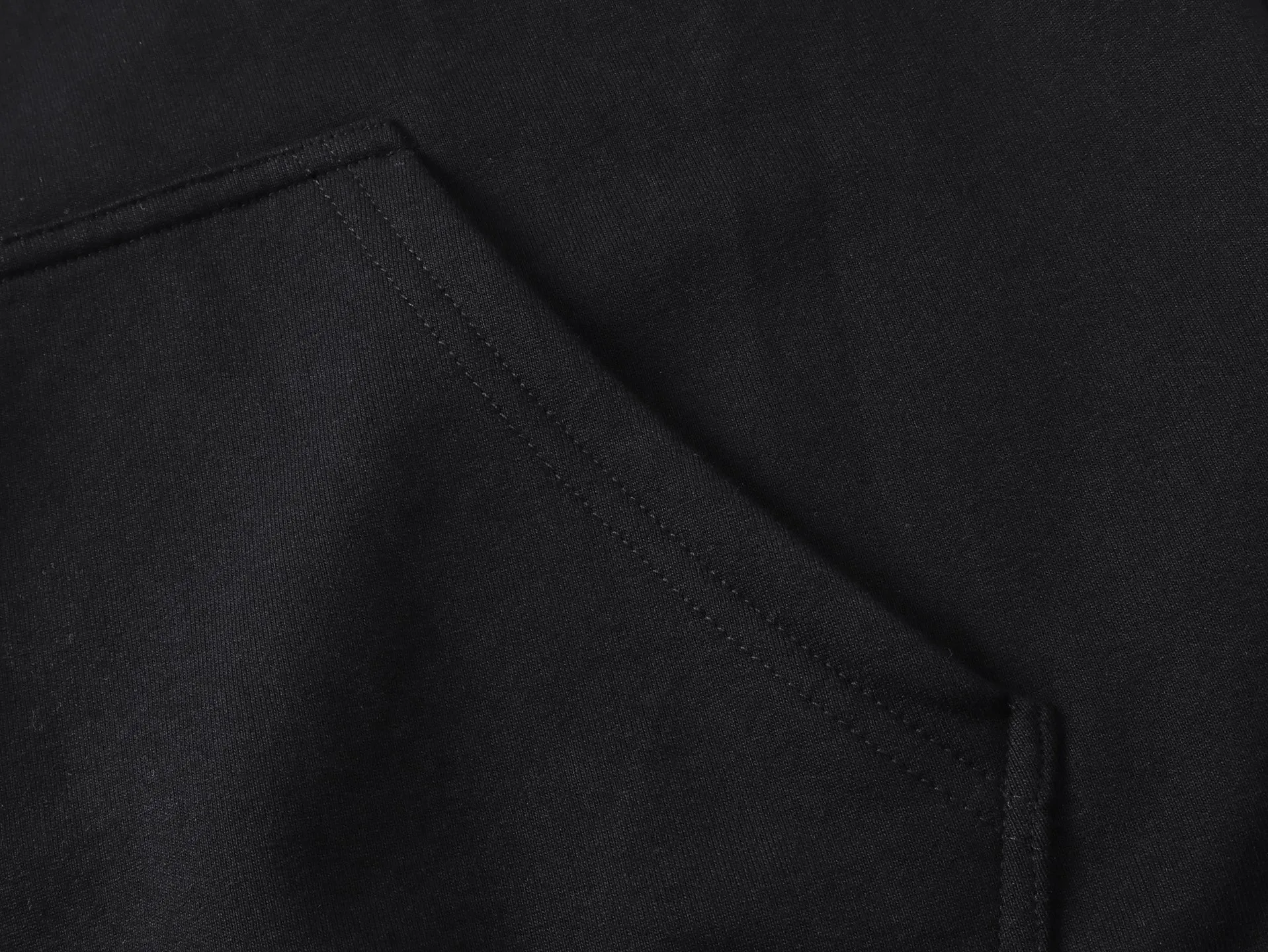 🅿️350 real photos [Top version. Official website quality] BALENCI*GA/Paris #2025 new style Back mirror inverted letter embroidery hooded zipper cardigan sweatshirt #2025 autumn and winter, brick cabinet synchronization welcome to compare. The fabric is made of Paris ZP custom weaving and dyeing cotton sweatshirt, weight 460 grams, clean cloth surface, clear cloth pattern, soft and comfortable. The threads are dyed with no color difference. The letter LOGO is embroidered using imported Tajima embroidery machine. The letters are clear and the effect is three-dimensional. Restore brick cabinets, adopt OS loose shoulder style. Same style for men and women. Code: BL259923 Color: Black Size: XS S M L