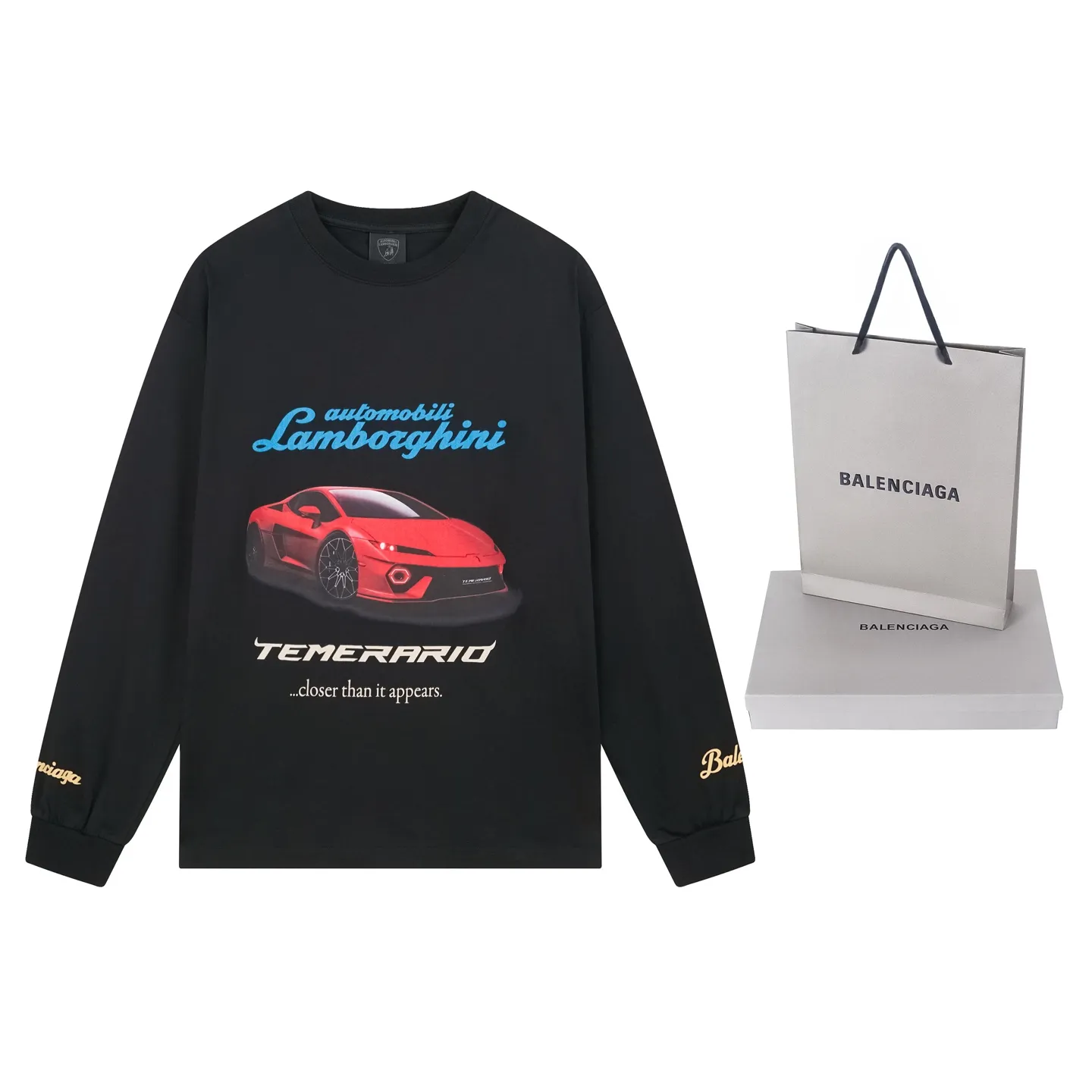 🅿️230 real shots [Top version. Official website quality] BALENCI*GA/Paris co-branded Lamborghini Lamborghini front and back left and right sleeves direct-injection printed long-sleeved T-shirt # SS25 latest model. Research and development at the first time, different market currencies. Comparisons welcome. The fabric is made of Paris ZP custom-woven and dyed cotton double yarn. Weighing 260 grams, the cloth surface is clean. The cloth pattern is clear, soft and comfortable. The threads are dyed with no color difference. Printing adopts computer direct printing. The pattern letters are clear, three-dimensional and without burrs. Jubie market produces pictures based on pictures. Welcome to compare. The version adopts OS loose shoulder design. Same style for men and women. Code: BL255071 Color: white gray, black Size: XS S M L