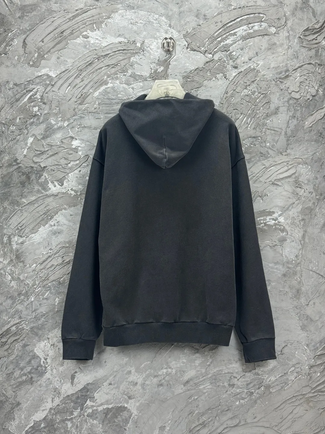 🅿️390 - BALENCI*GA Paris Los Angeles night scene hooded long-sleeved sweatshirt. The front pattern is directly sprayed by computer. The ready-made garments are washed and aged. The letters are clear. The effect is three-dimensional. Exclusively woven and dyed 460g fabric. Threads are dyed in the same vat with zero color difference. Brick cabinet synchronization. Welcome to compare. Same style for men and women -Color: washed black, apricot -SIZE: Xs S M L style number 8966#